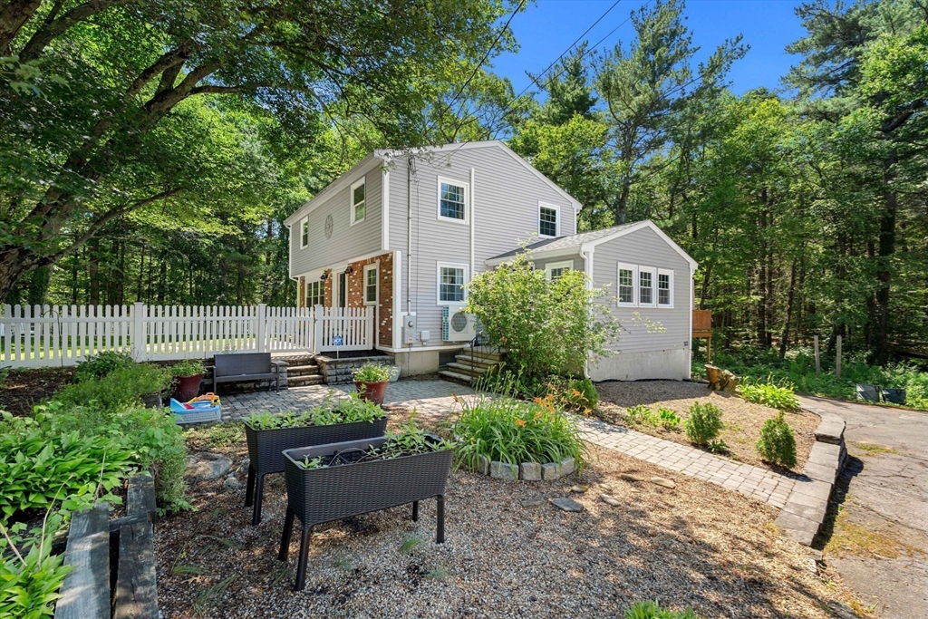 212 Common Ln