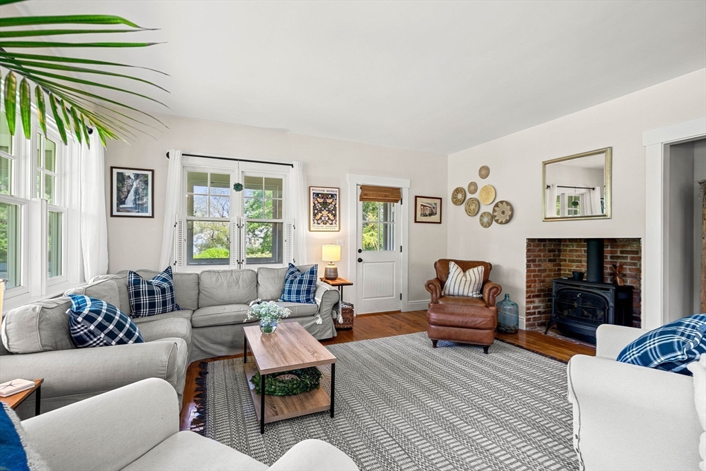 92 Phillips Ave