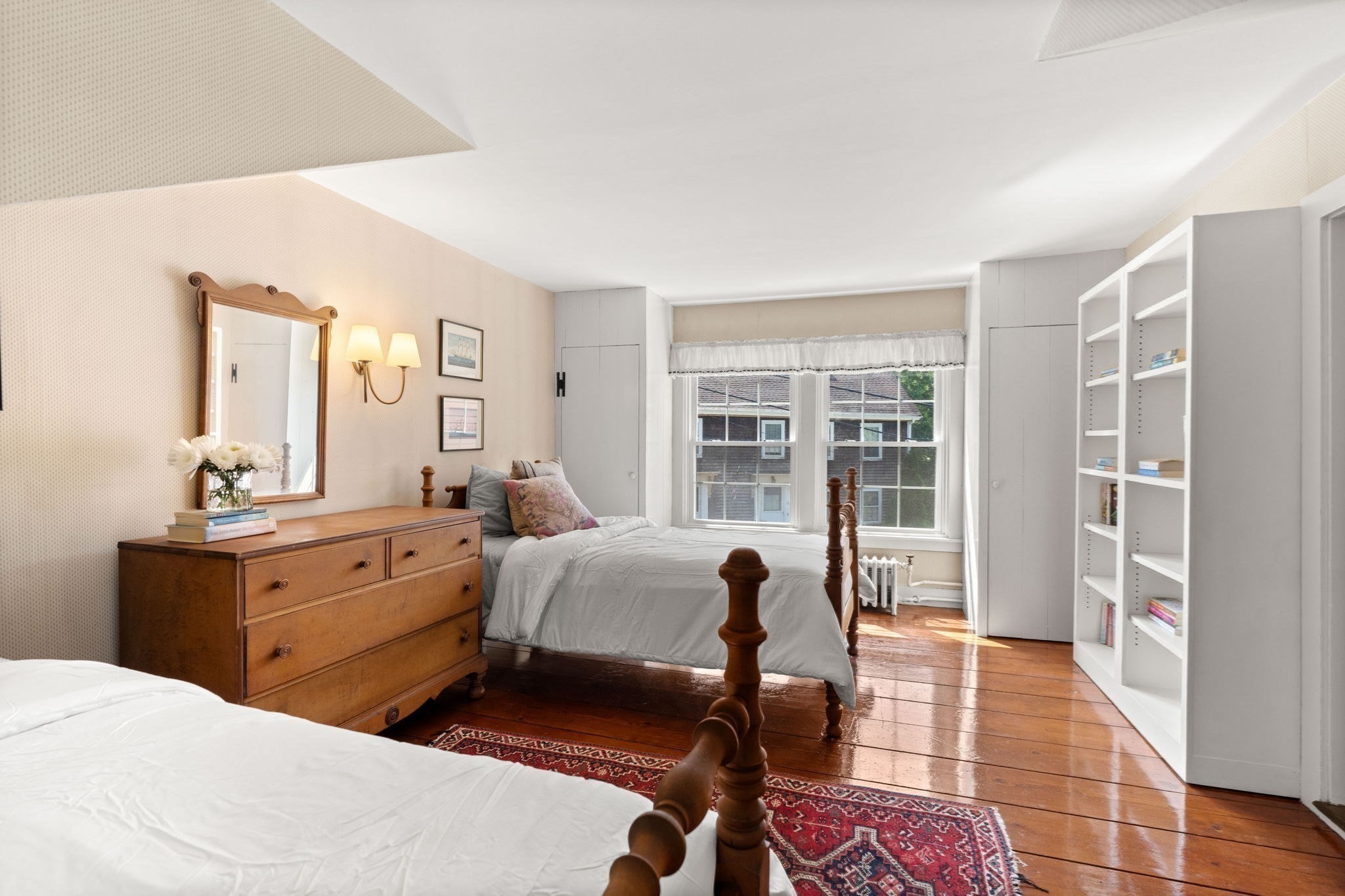 25 Bennett St