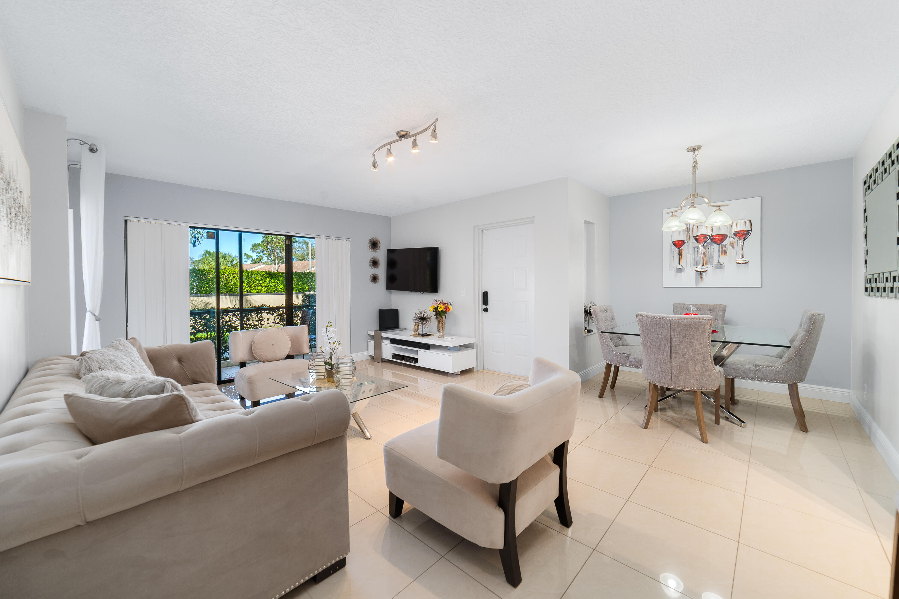 702 Sunny Pine Way Unit B1