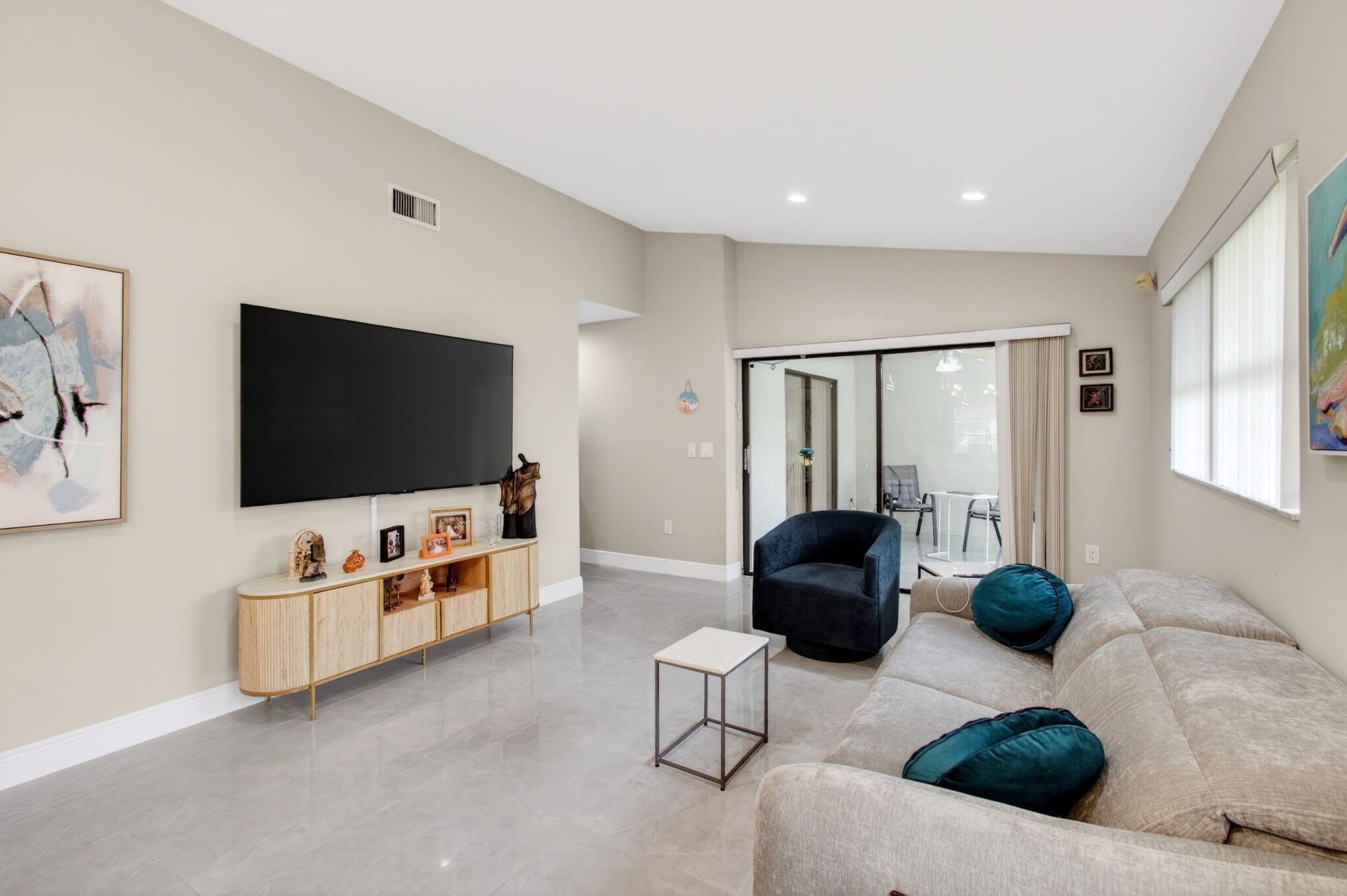 6175 Kings Gate Circle