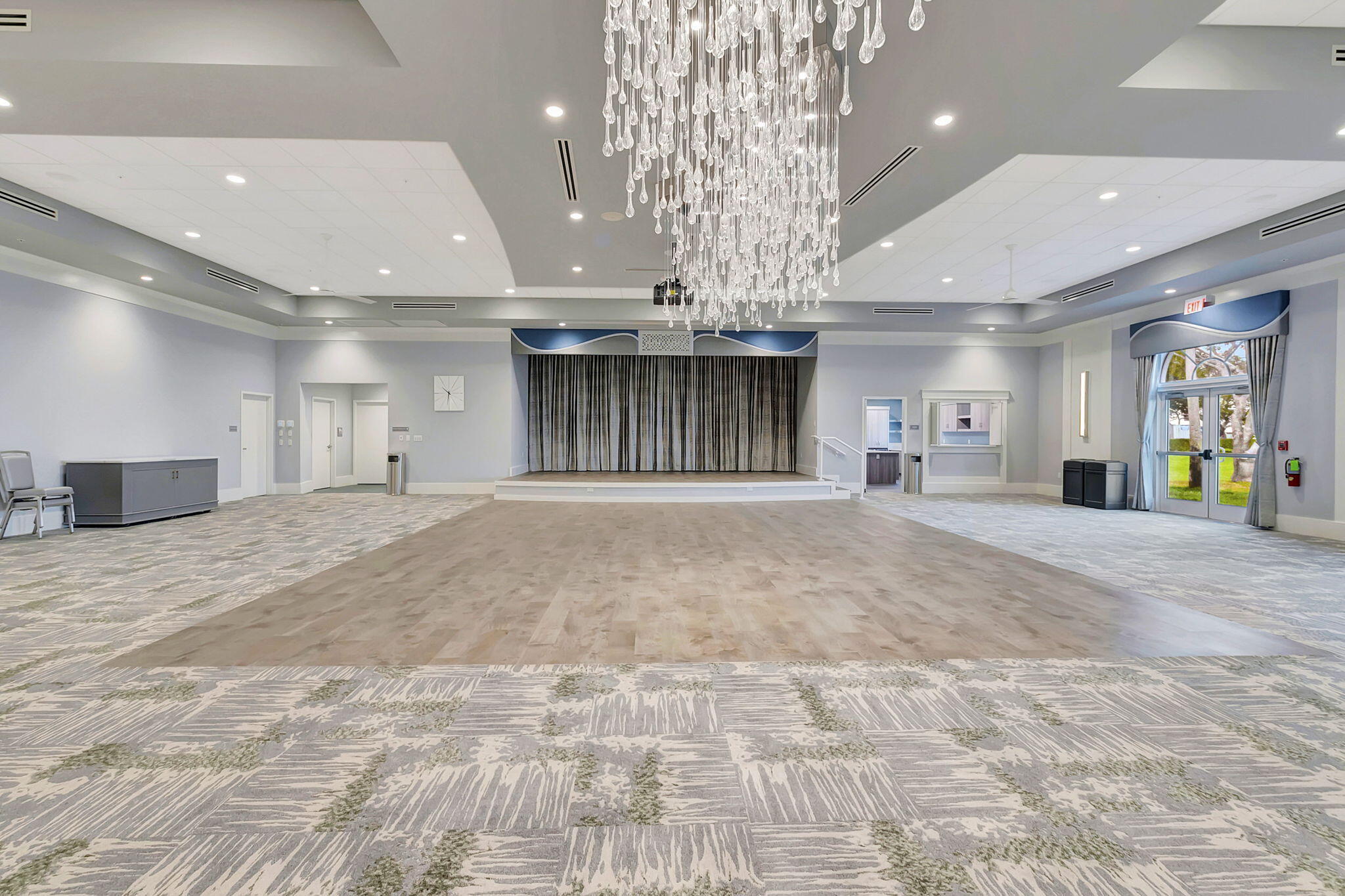 6175 Kings Gate Circle