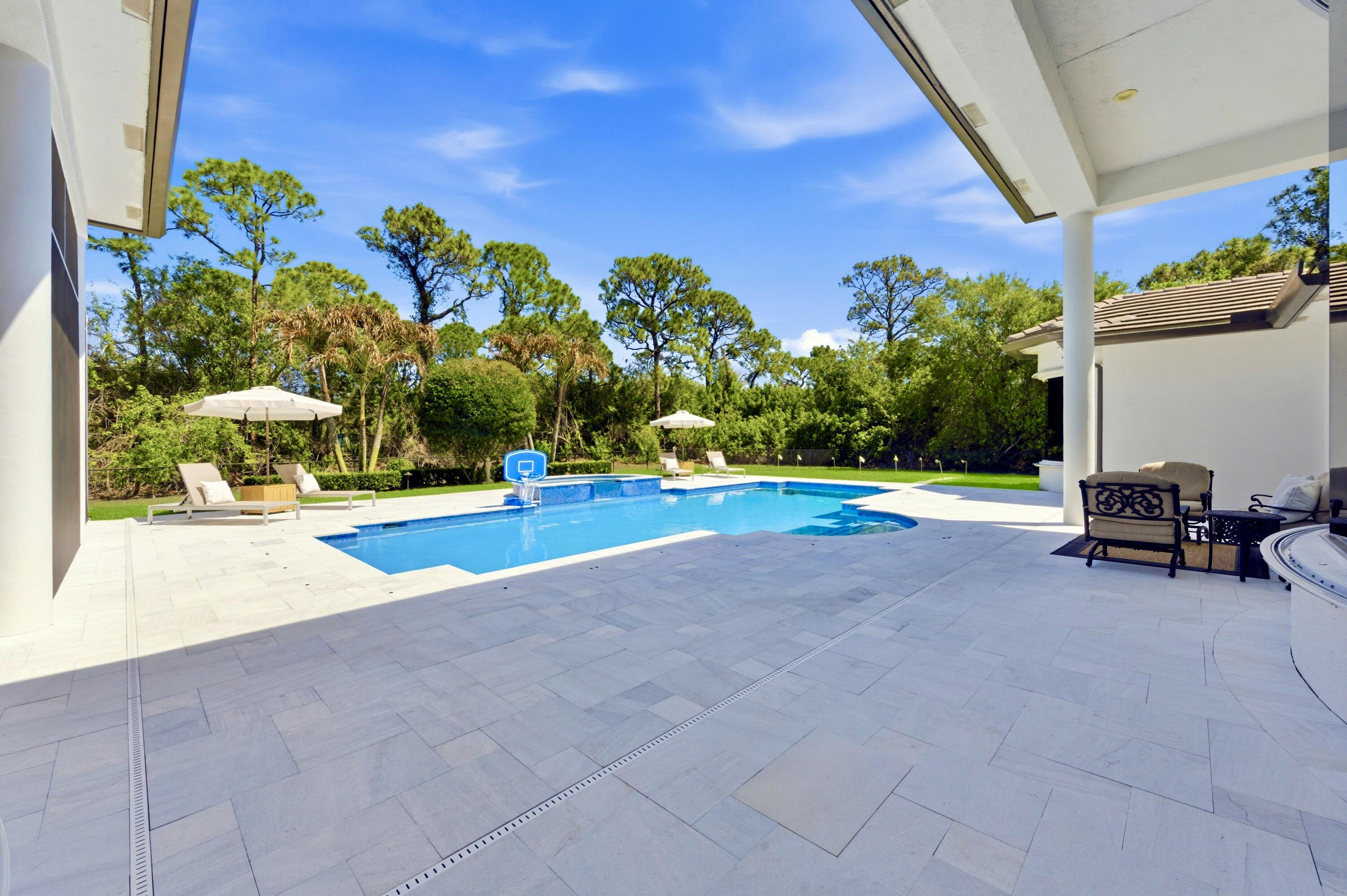8245 SE Country Estates Way