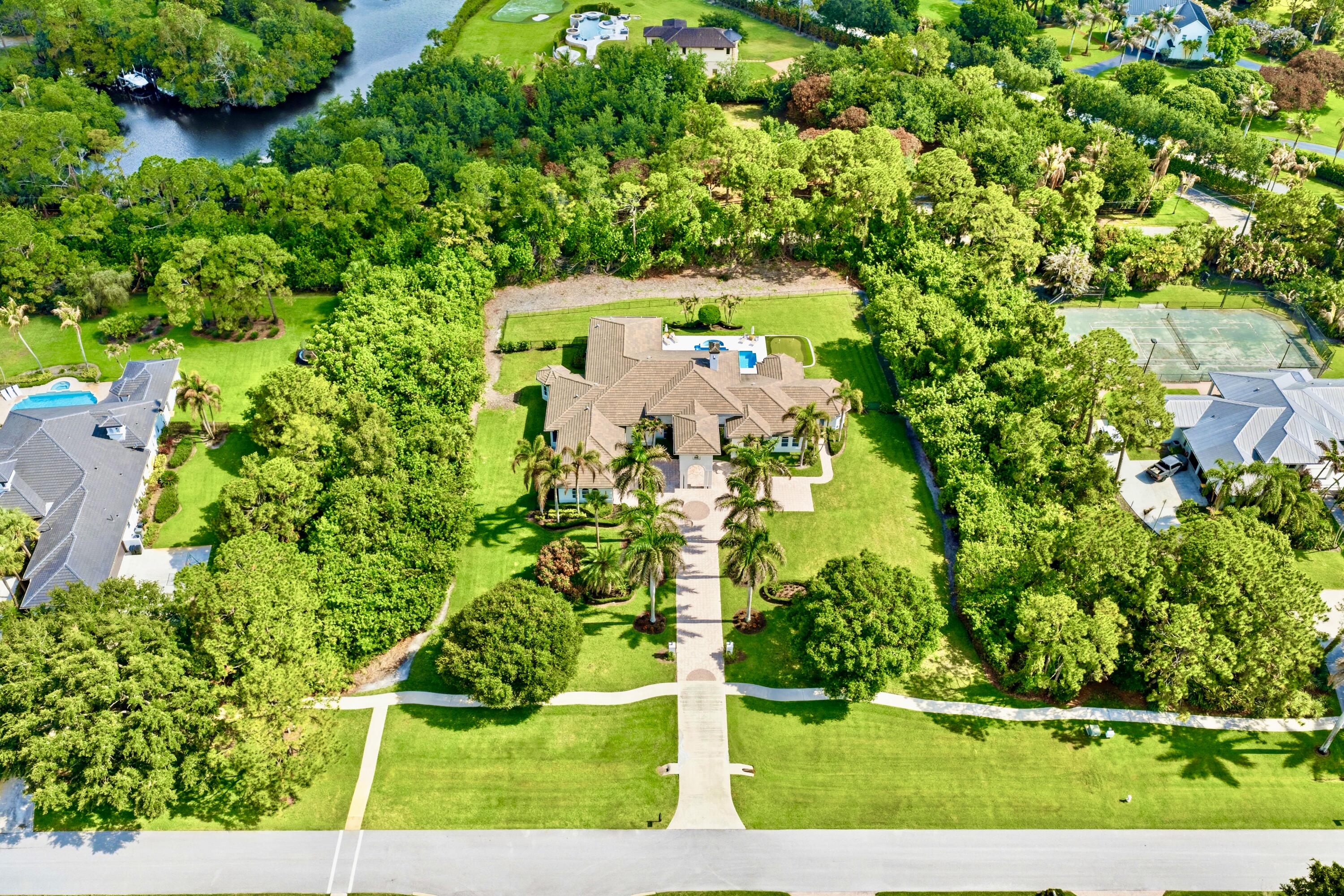 8245 SE Country Estates Way