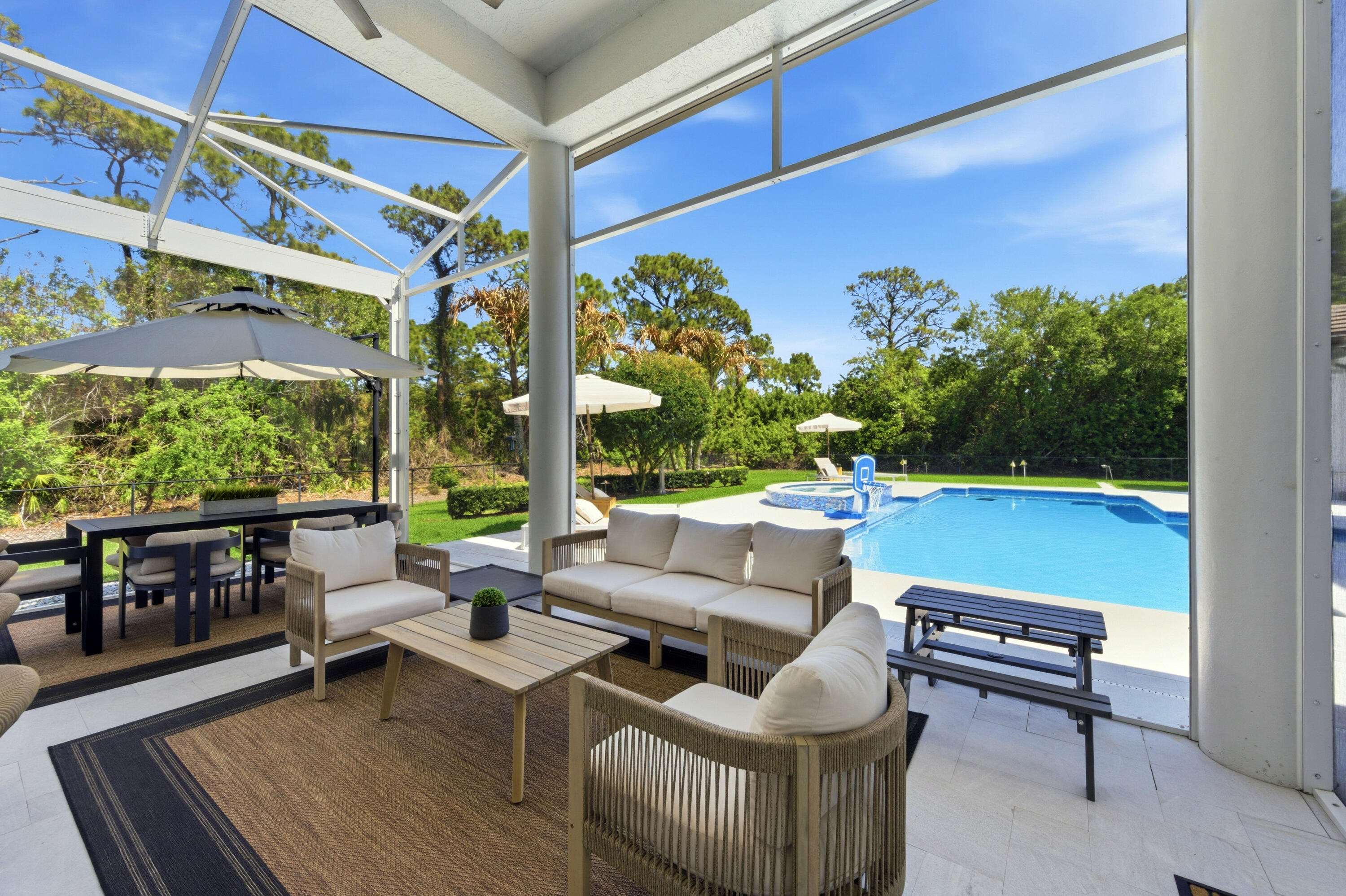 8245 SE Country Estates Way