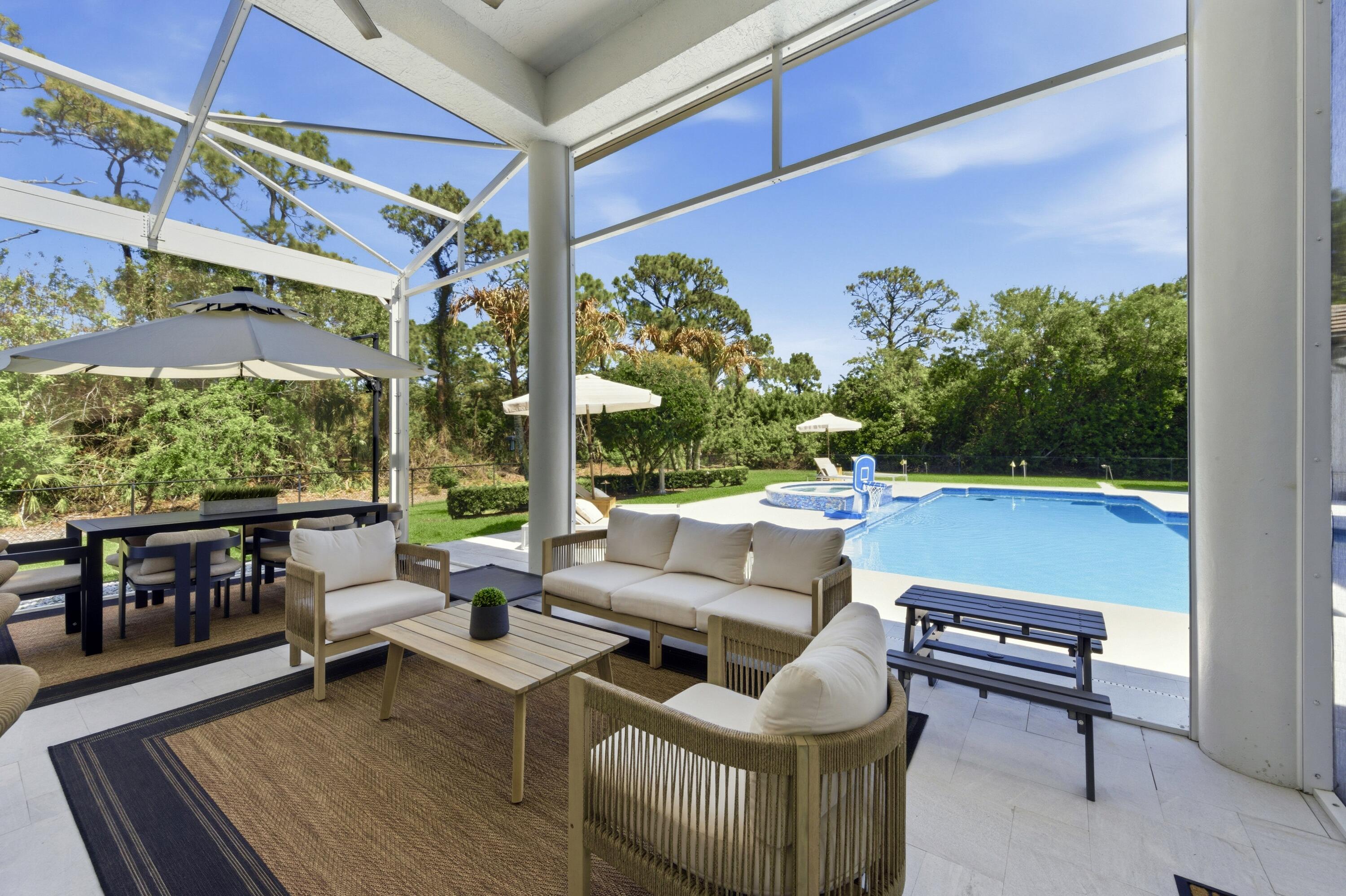 8245 SE Country Estates Way
