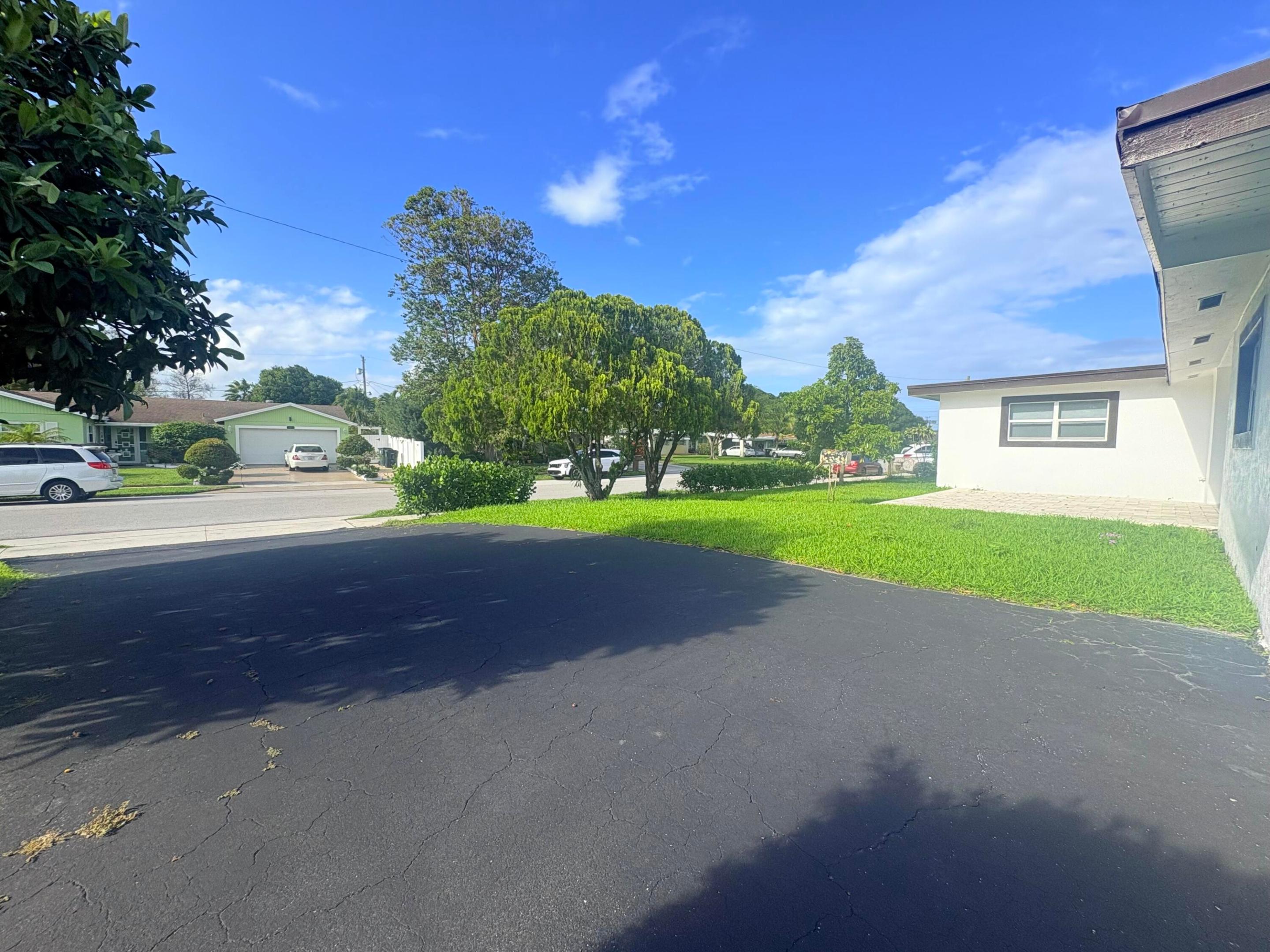 1319 Crest Drive