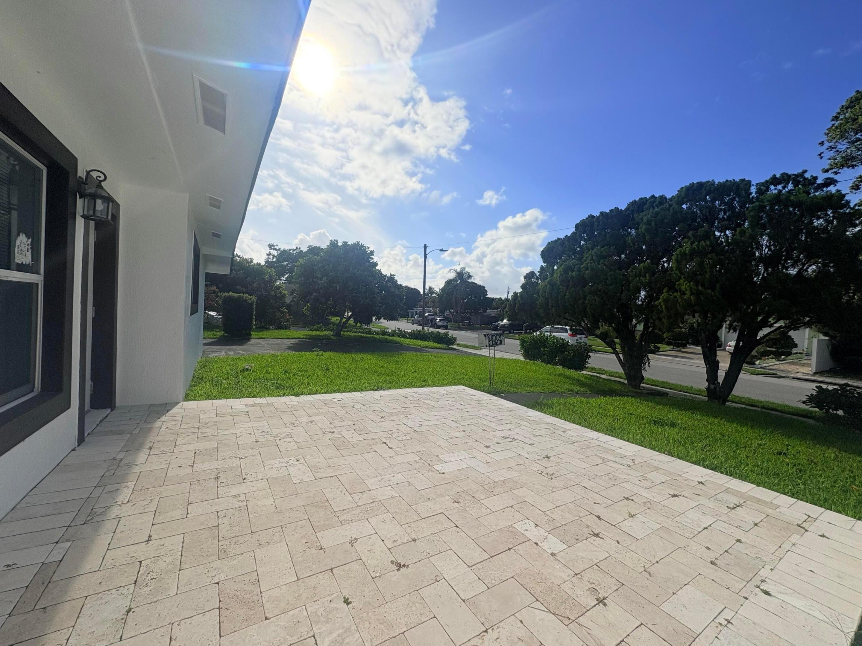 1319 Crest Drive