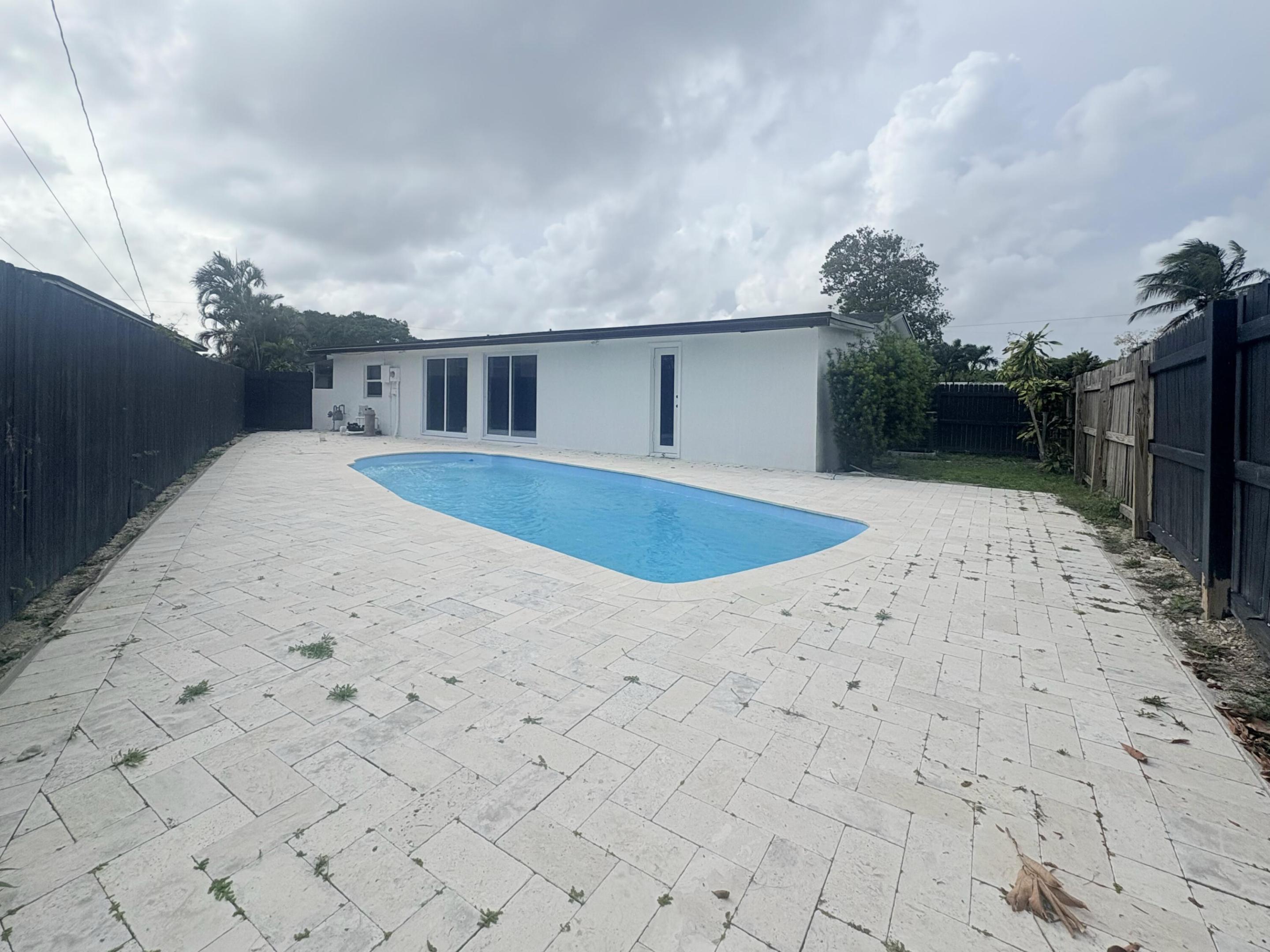 1319 Crest Drive