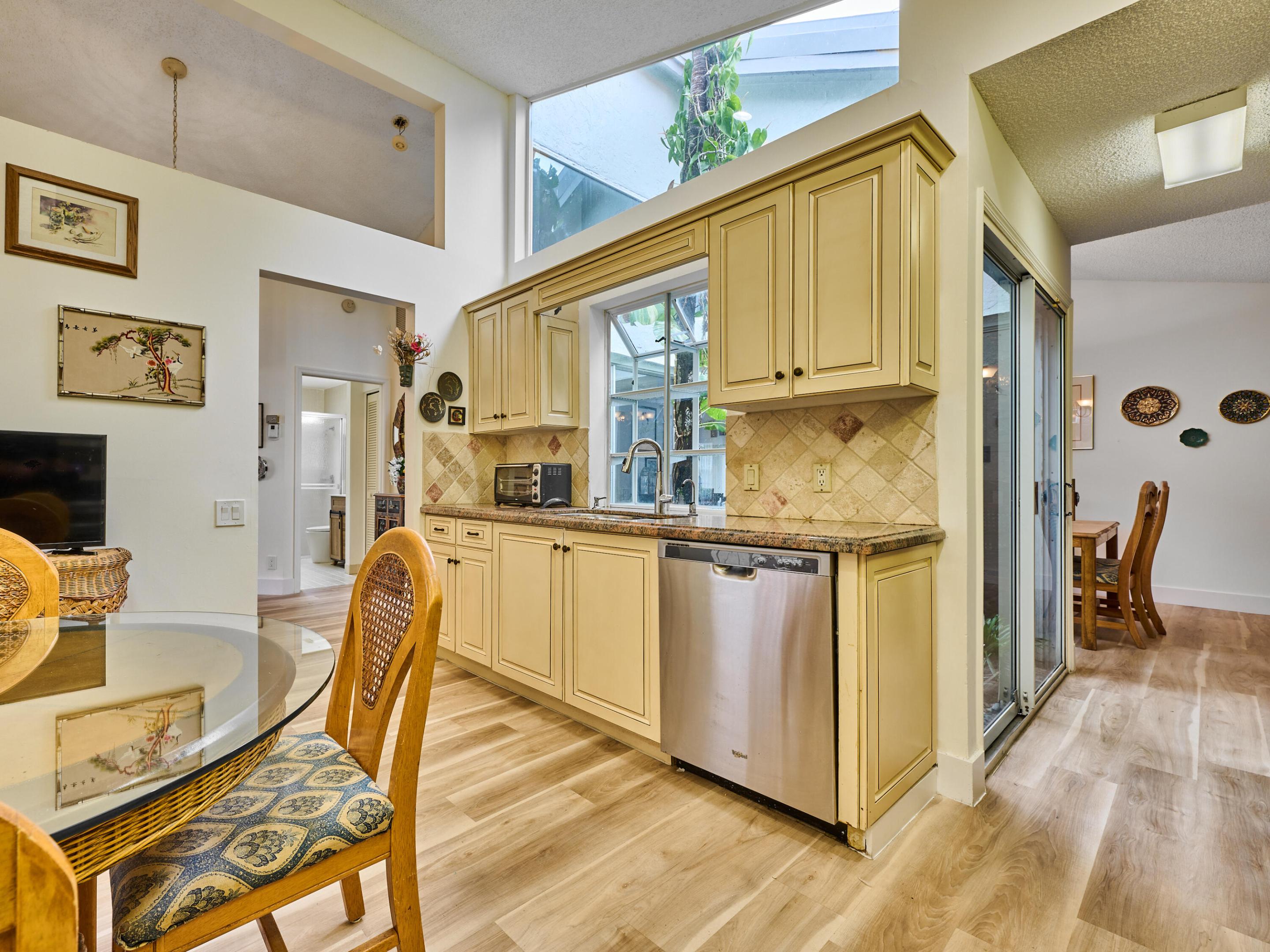6093 Bay Isles Drive