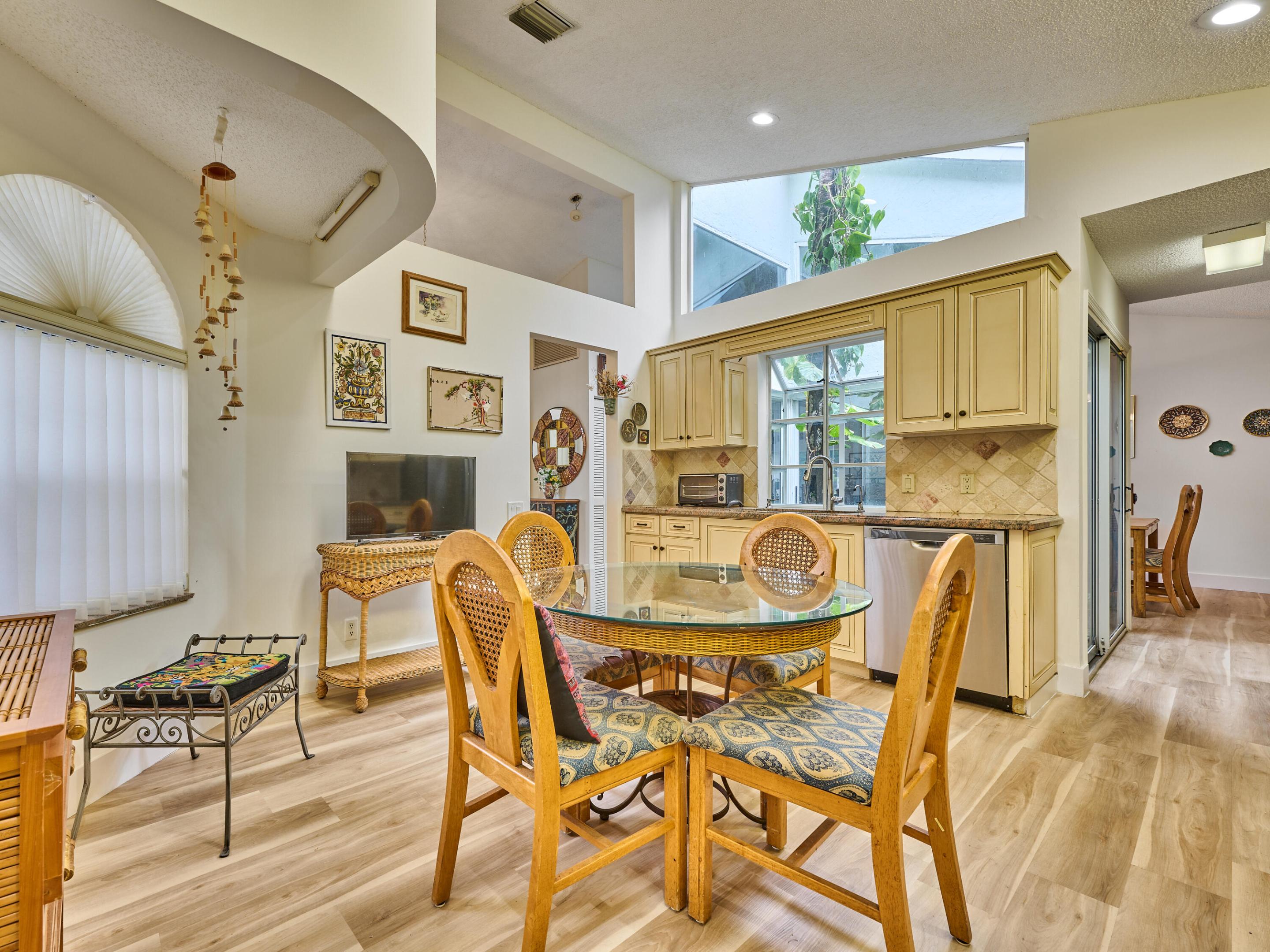 6093 Bay Isles Drive