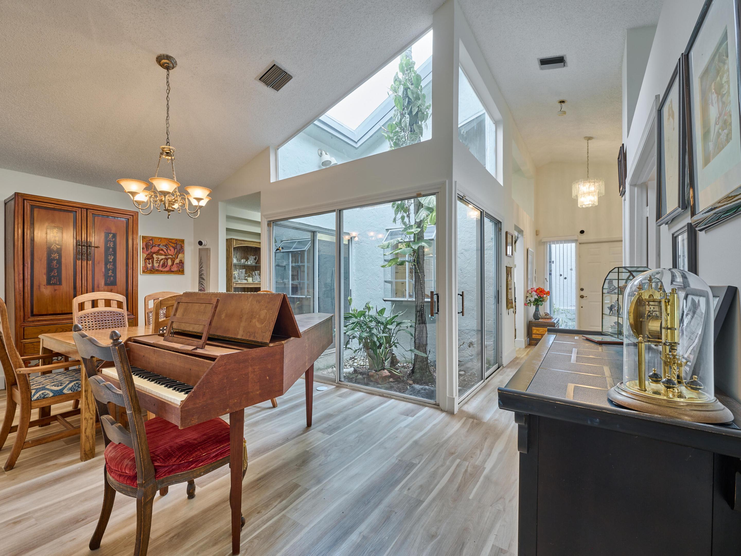 6093 Bay Isles Drive