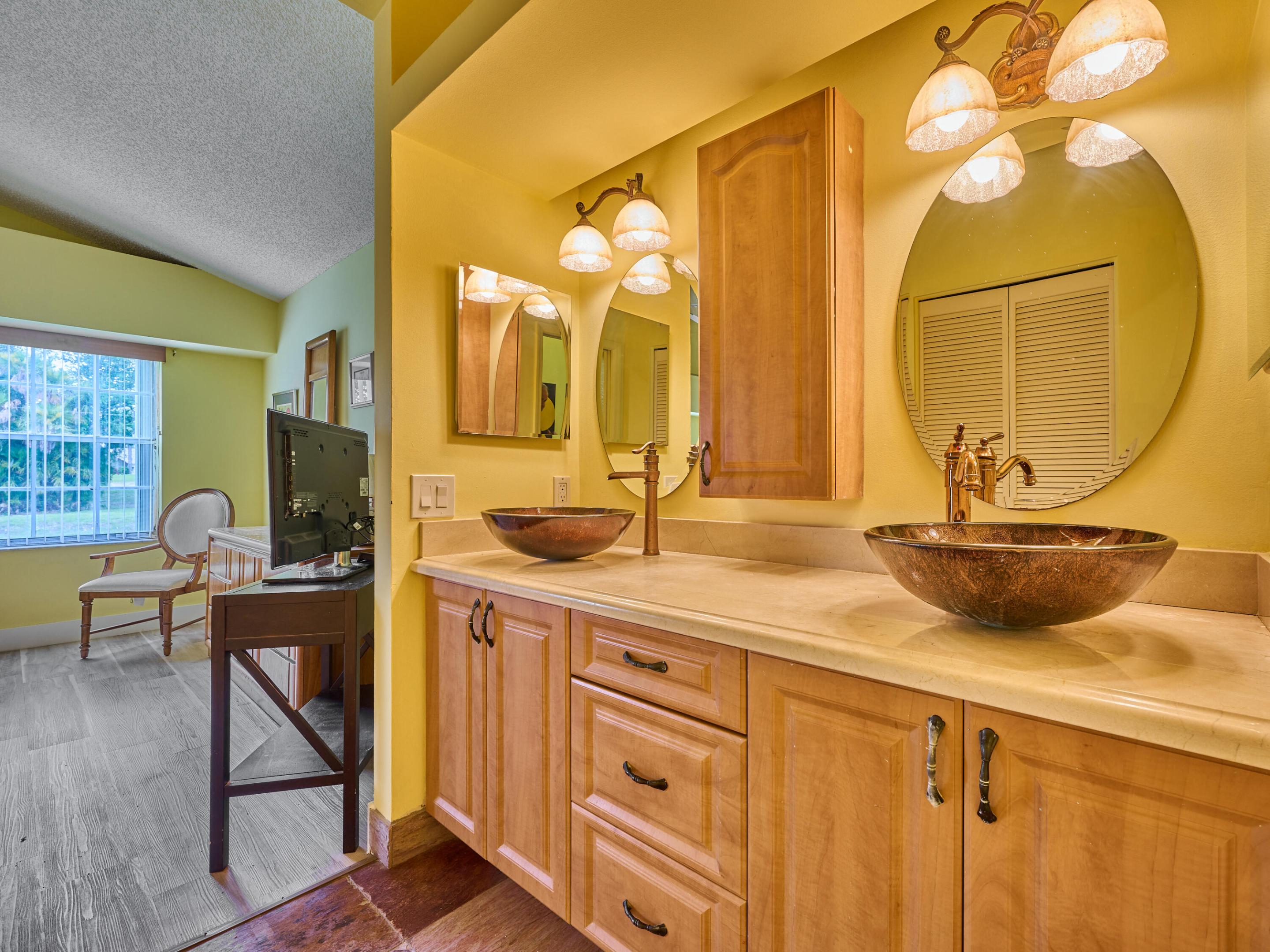 6093 Bay Isles Drive