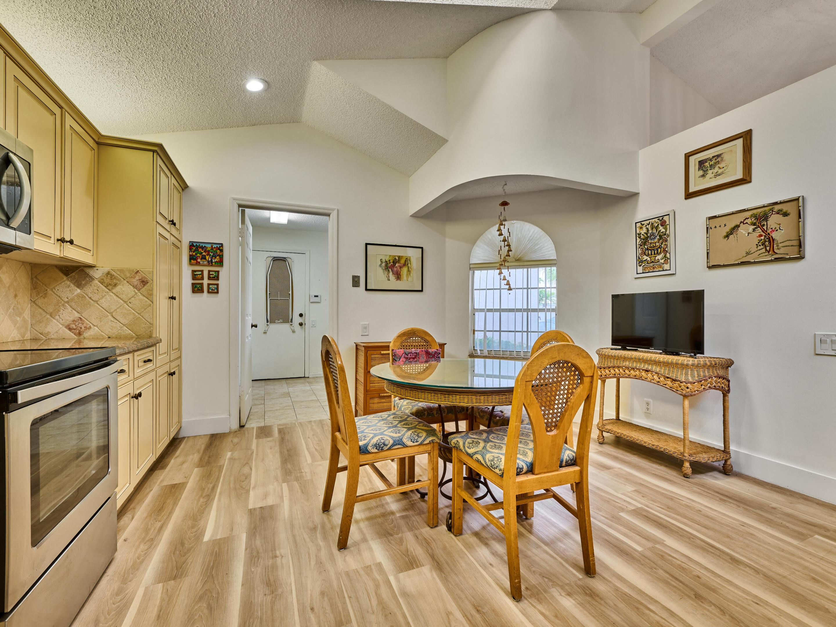 6093 Bay Isles Drive