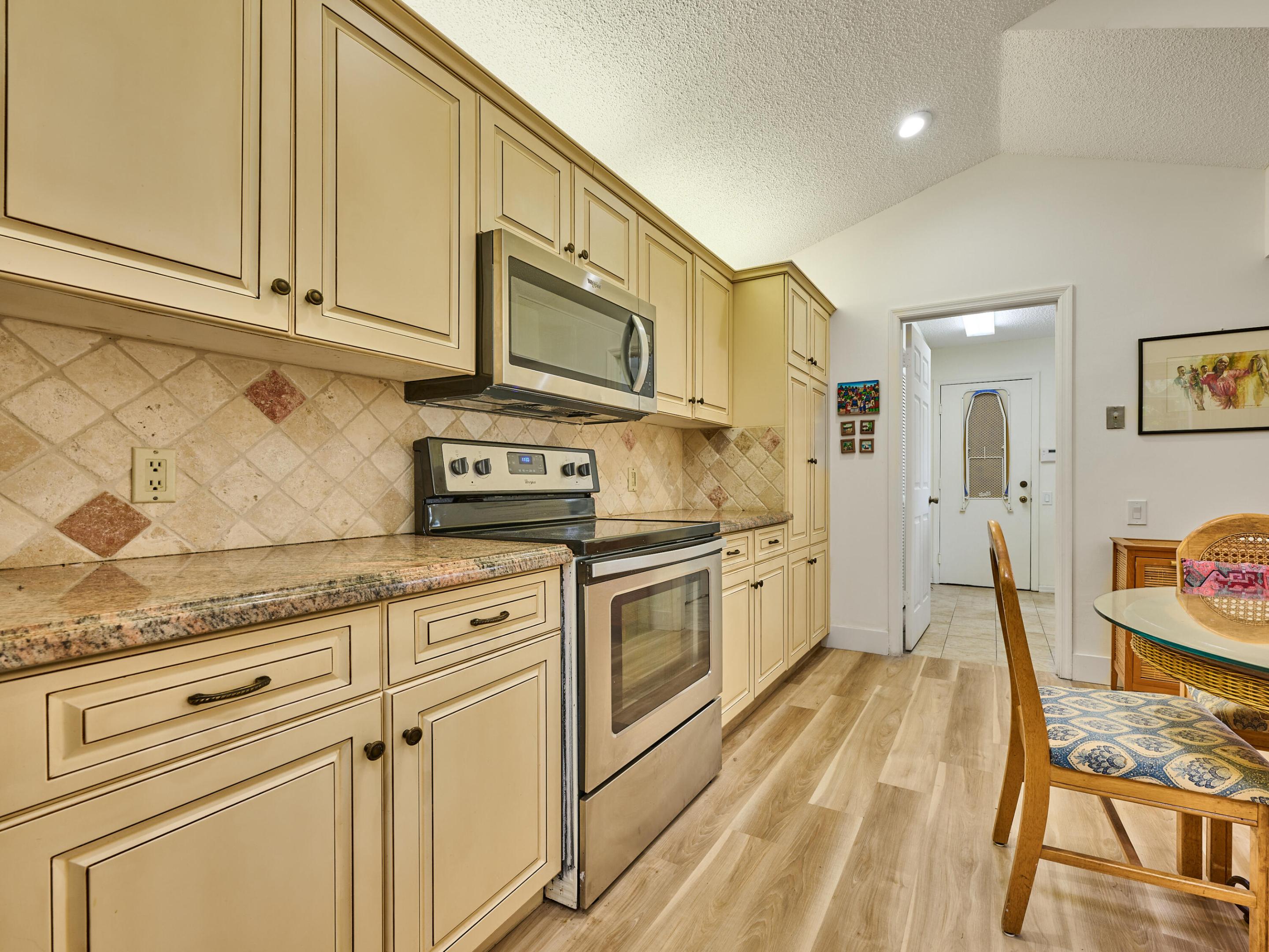 6093 Bay Isles Drive