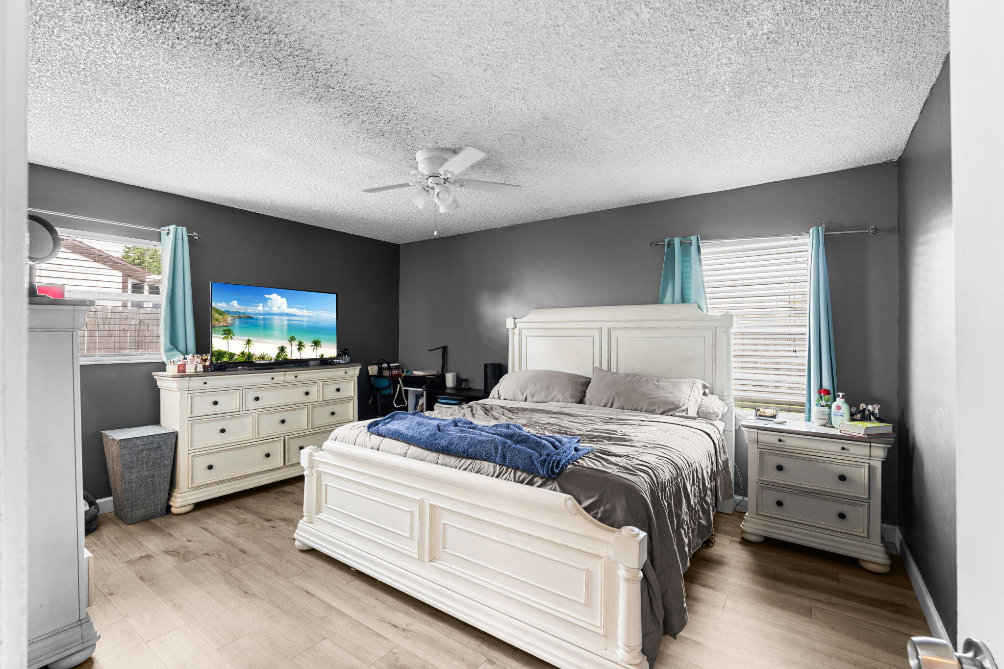 7944 Ridgewood Drive