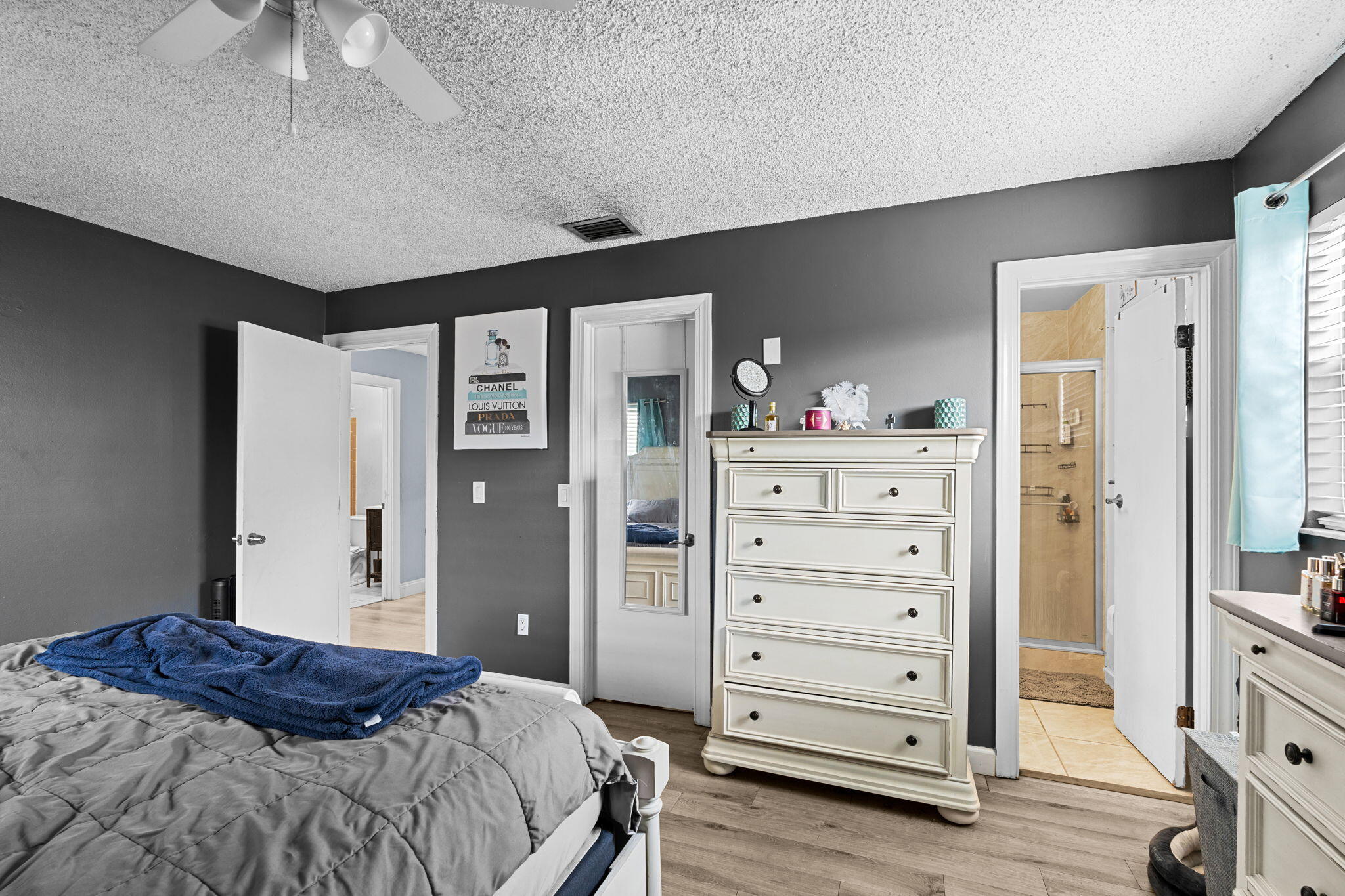 7944 Ridgewood Drive