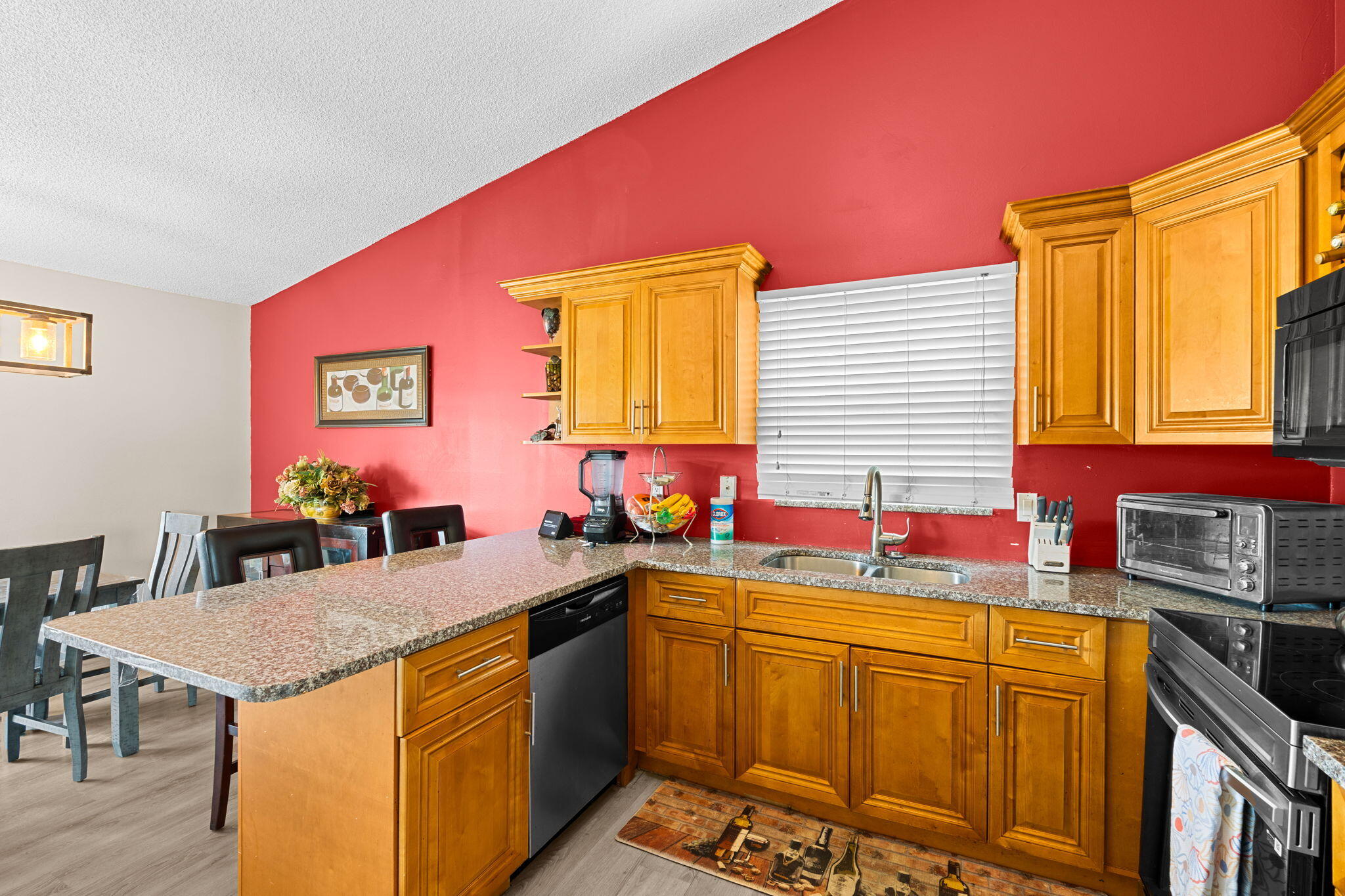 7944 Ridgewood Drive