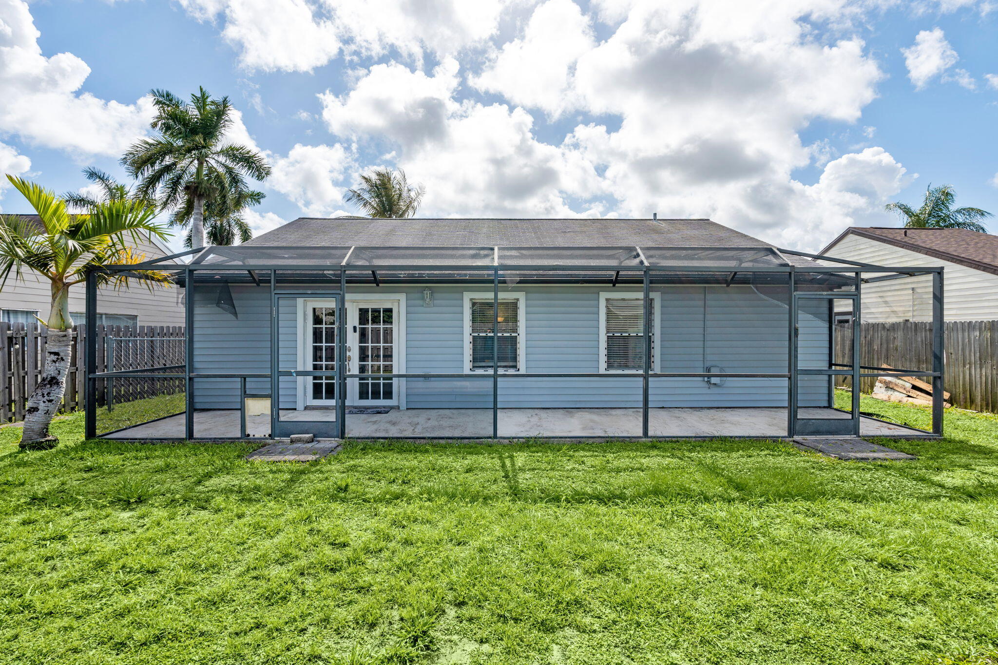 7944 Ridgewood Drive