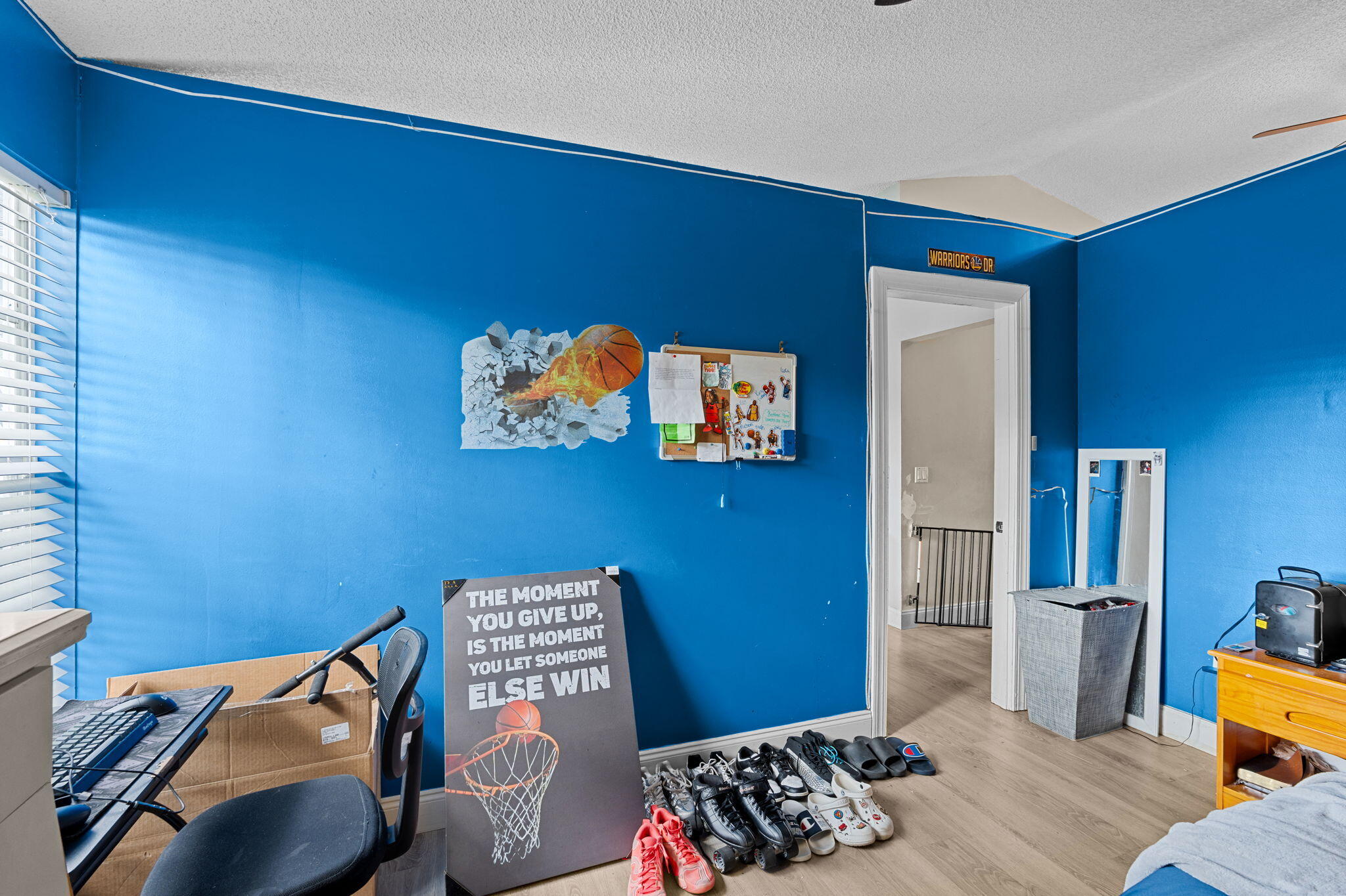 7944 Ridgewood Drive