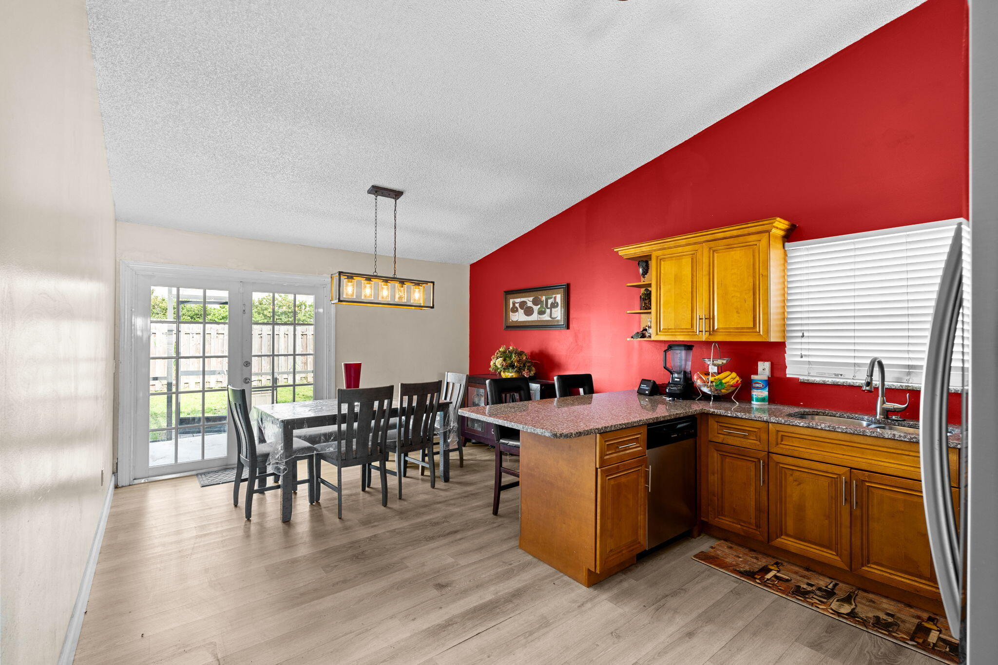 7944 Ridgewood Drive