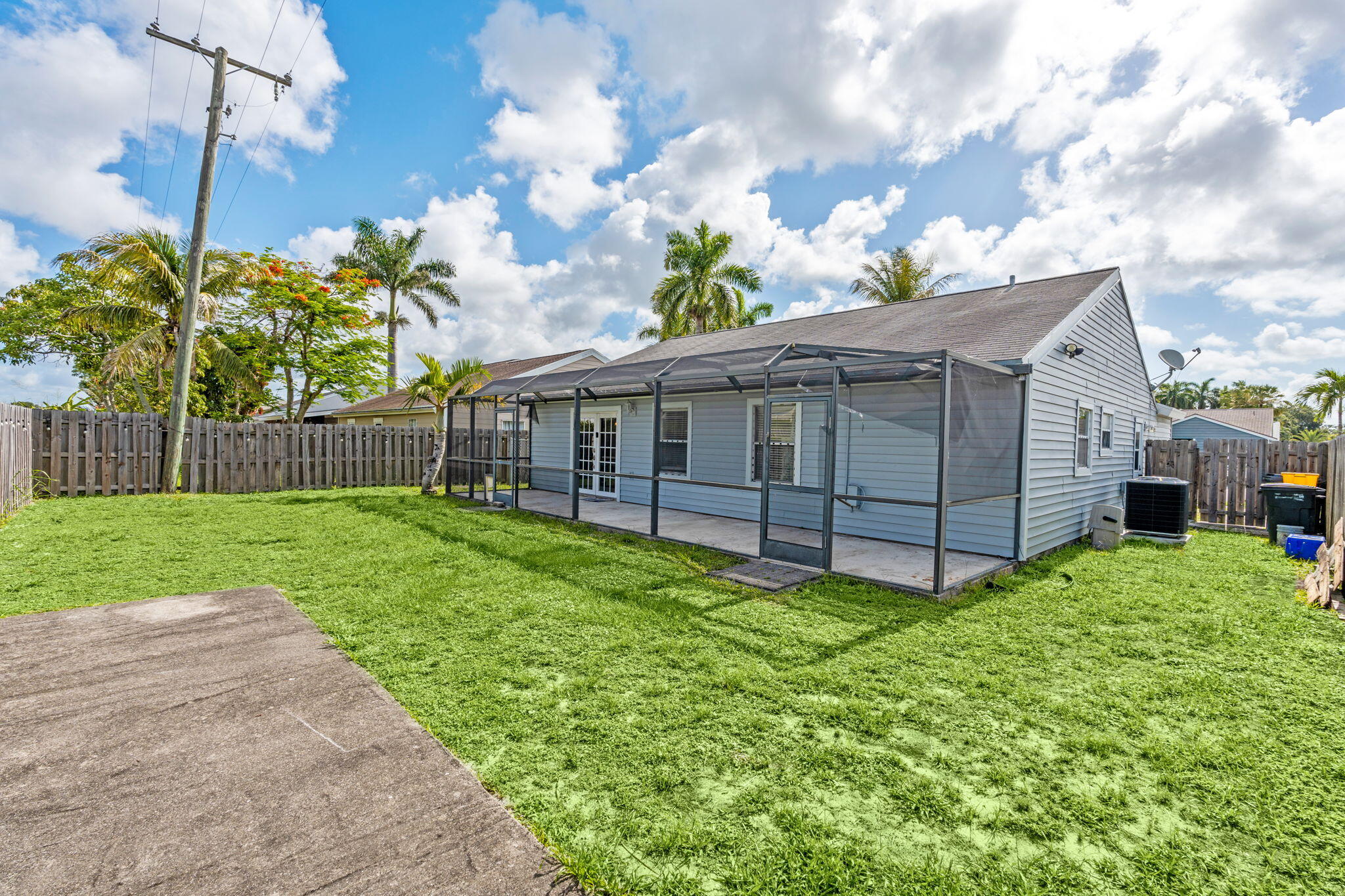 7944 Ridgewood Drive