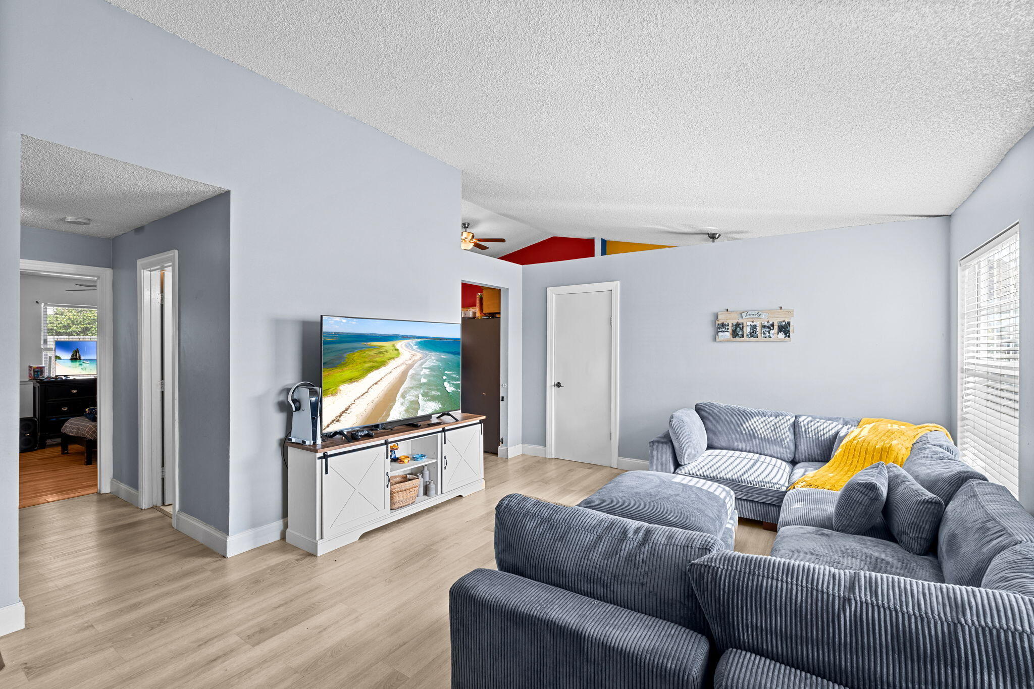 7944 Ridgewood Drive