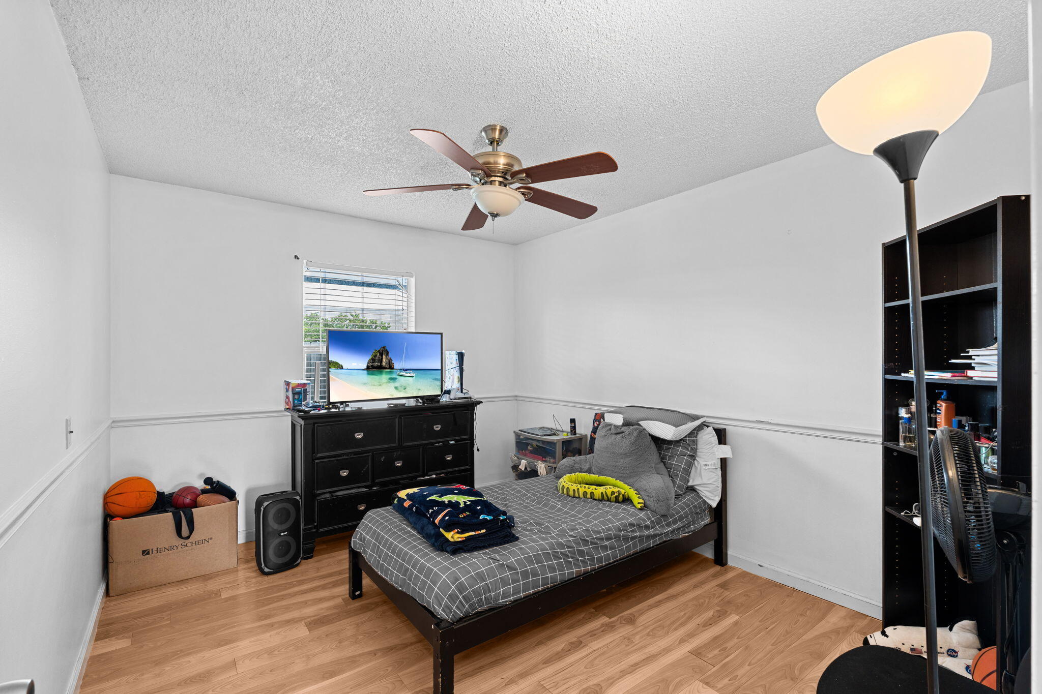 7944 Ridgewood Drive