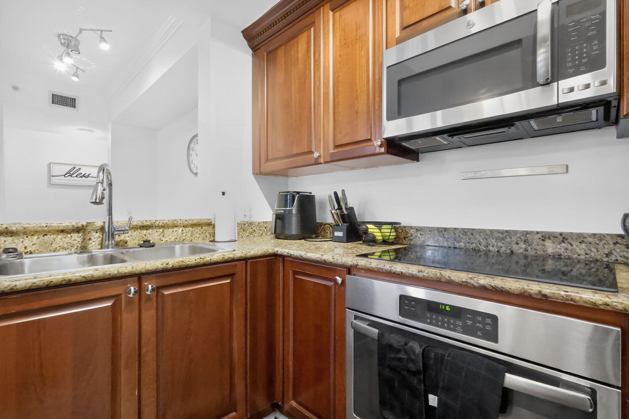 1660 Renaissance Commons Boulevard 2424