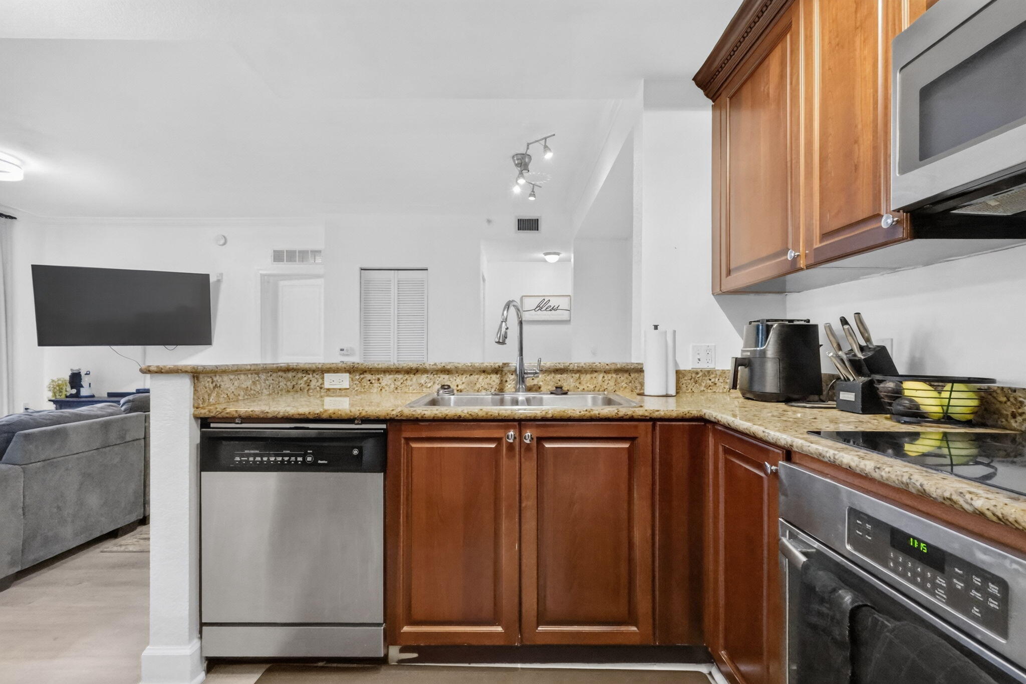 1660 Renaissance Commons Boulevard 2424