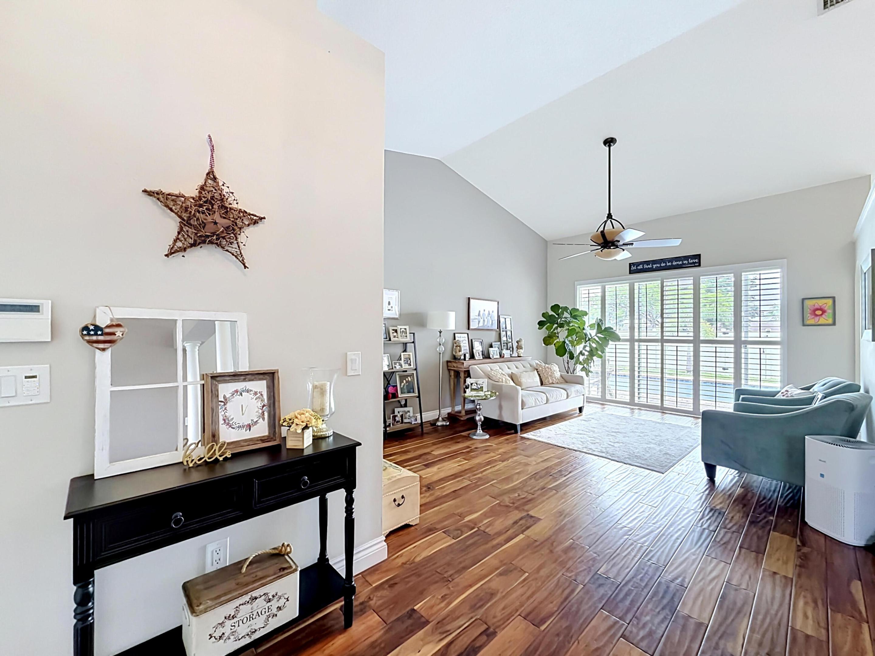 9419 Lake Serena