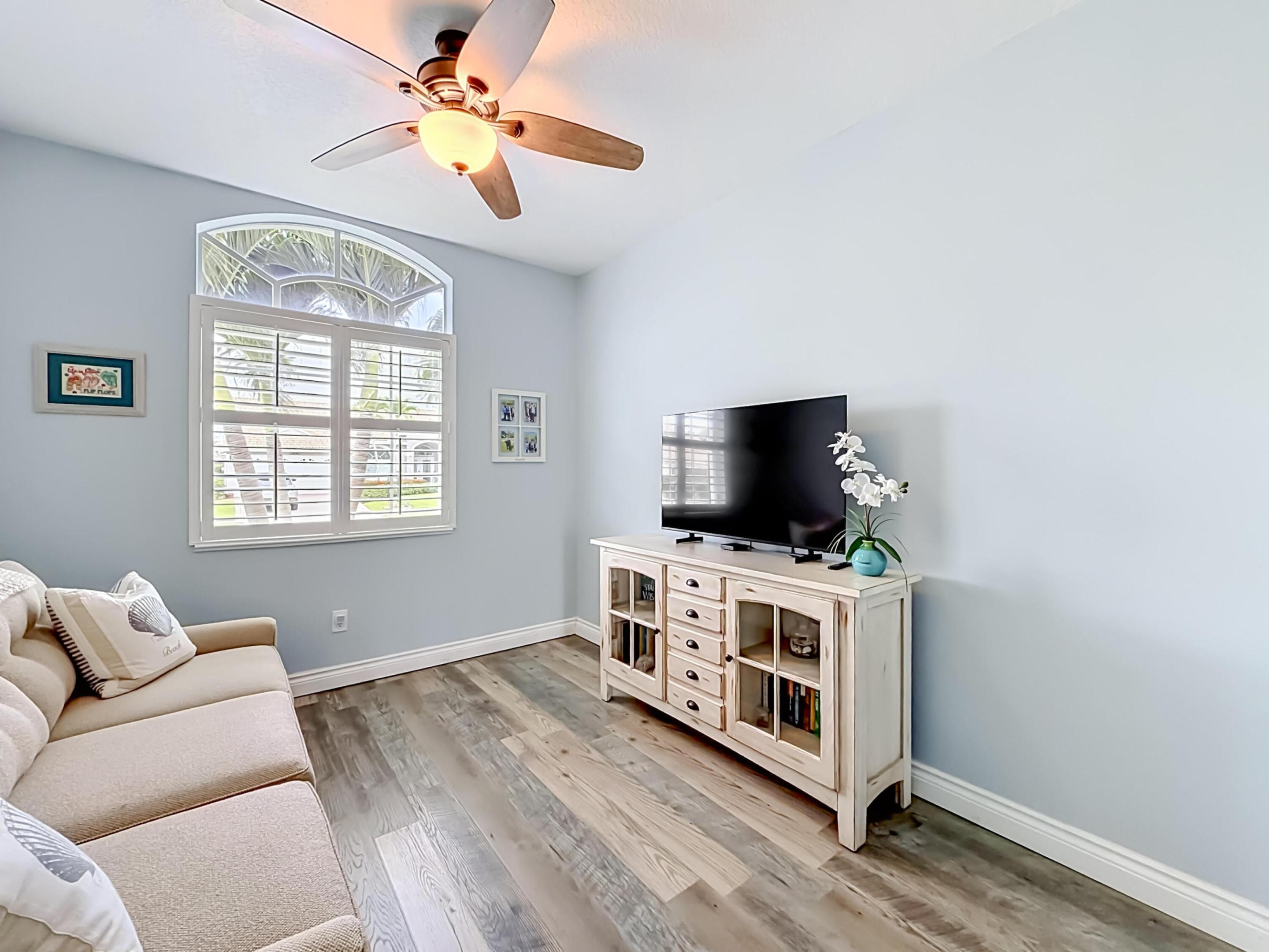 9419 Lake Serena