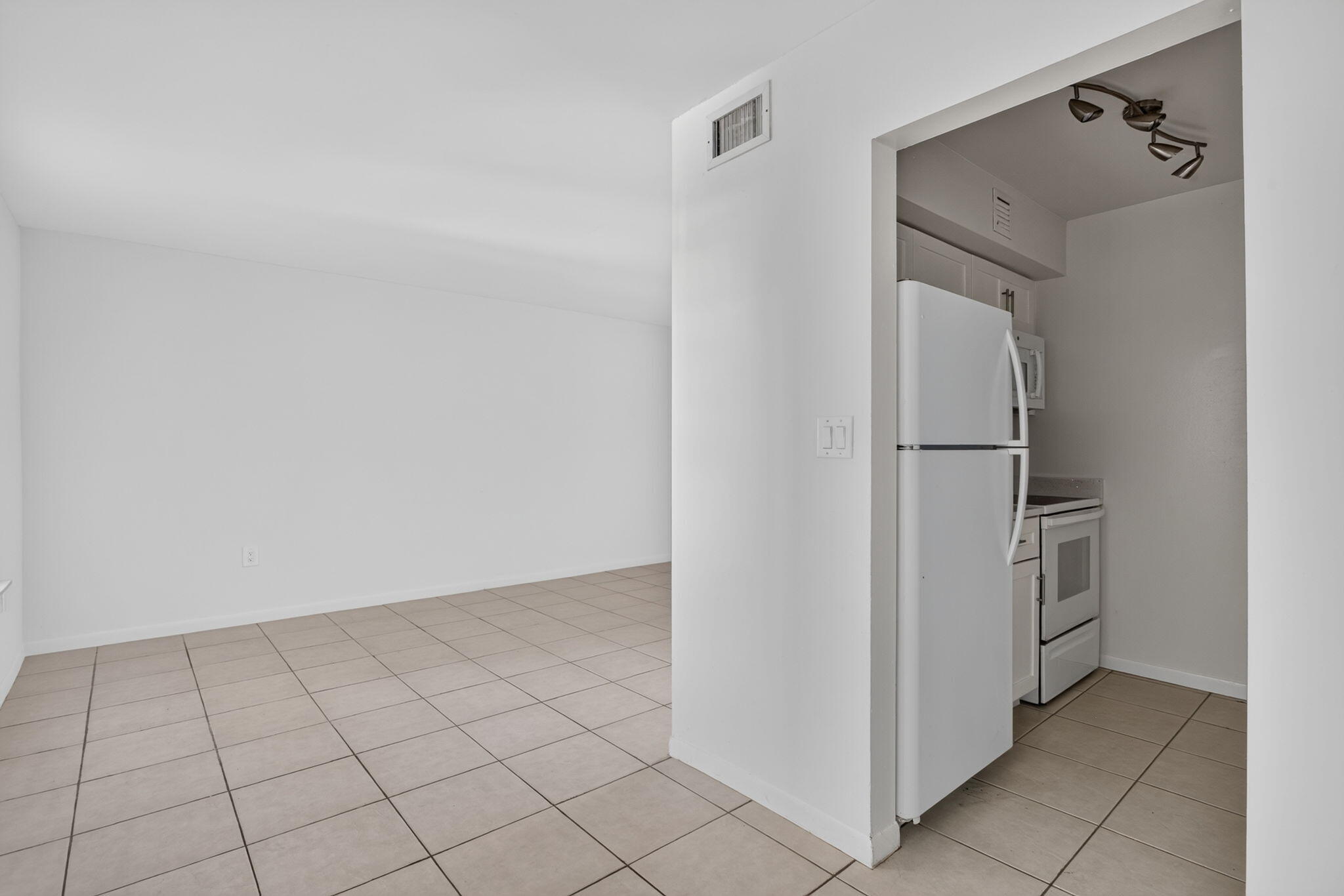 2141 NE 42nd Street 212