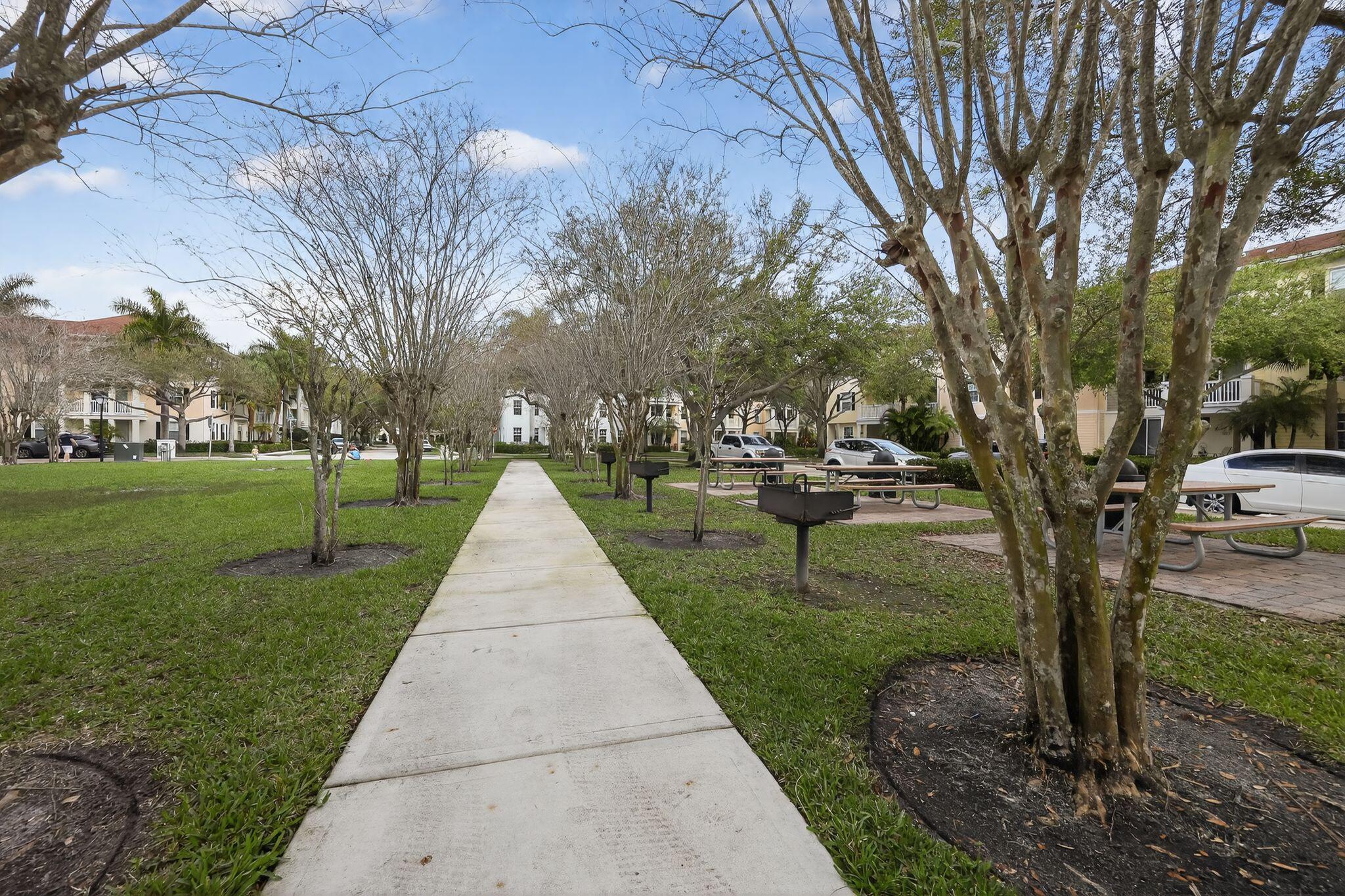 156 Aragon Way