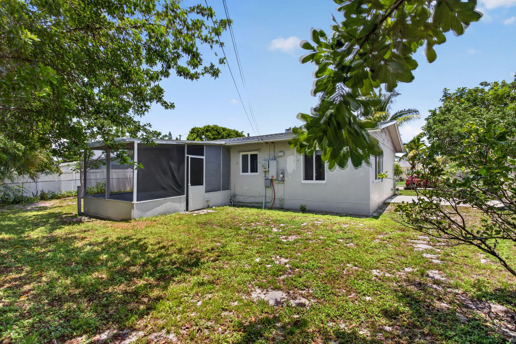 2811 NE 9th Terrace