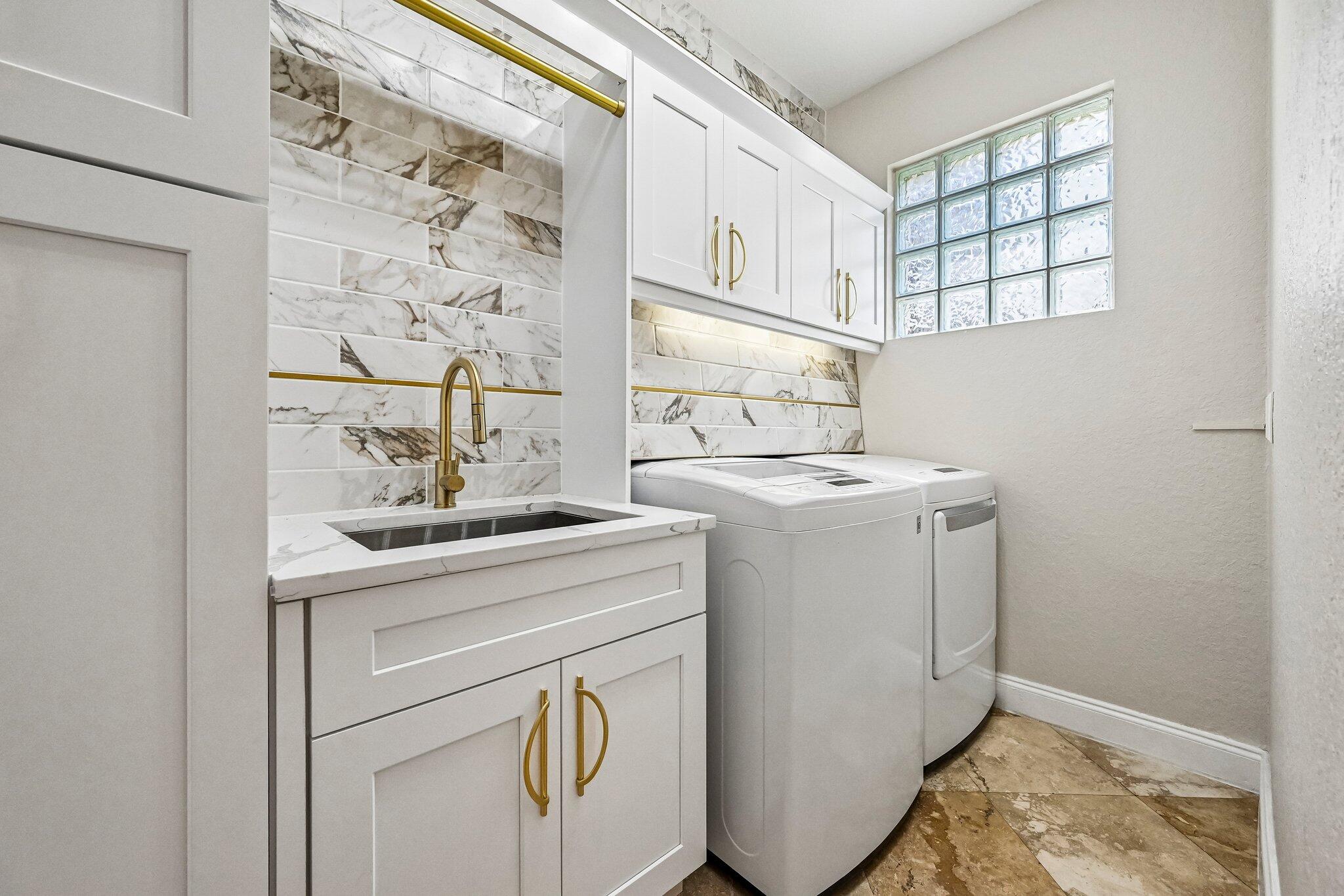 1121 Center Stone Lane
