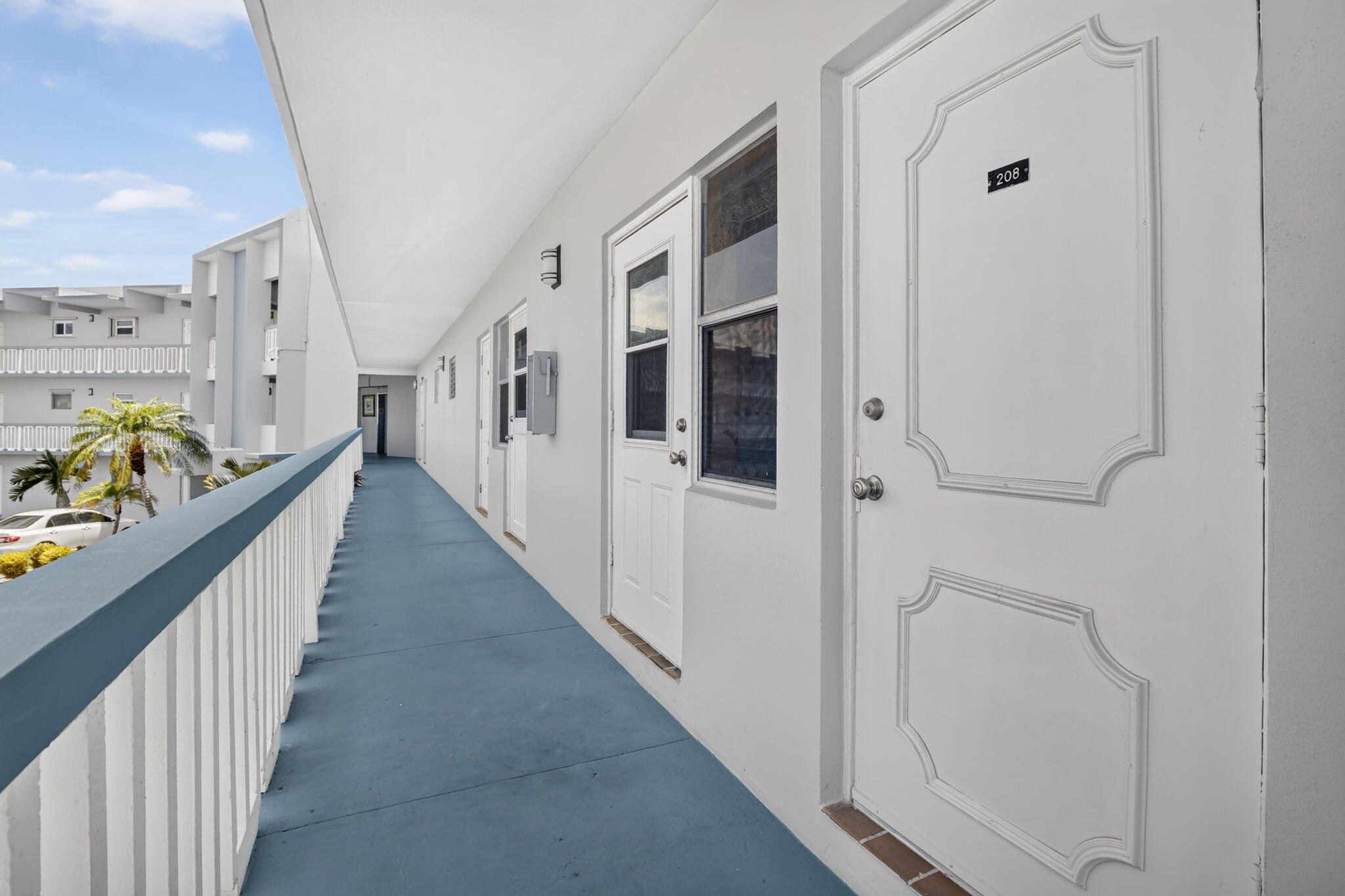 2200 PARK Lane 208