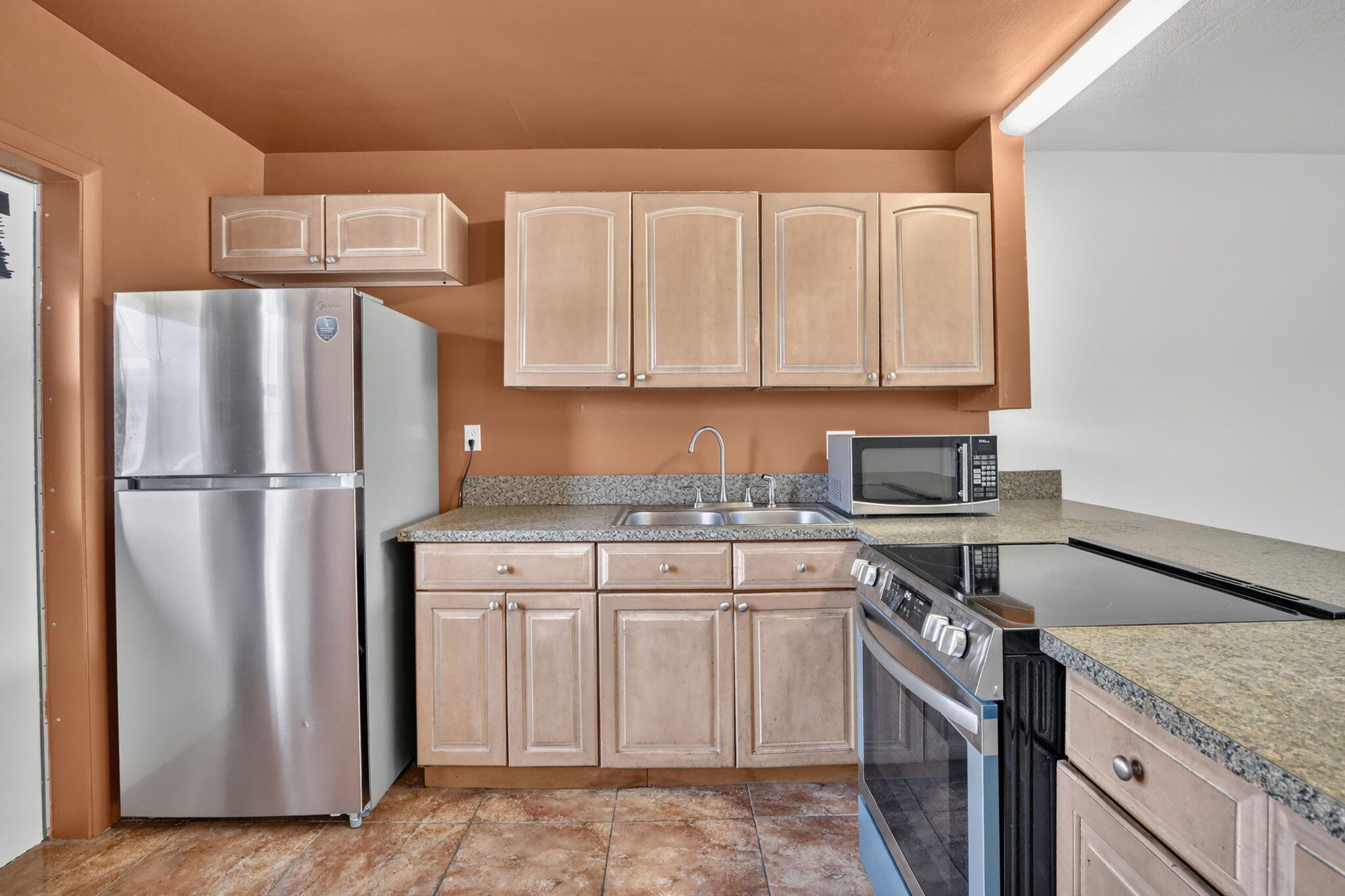 2200 PARK Lane 208