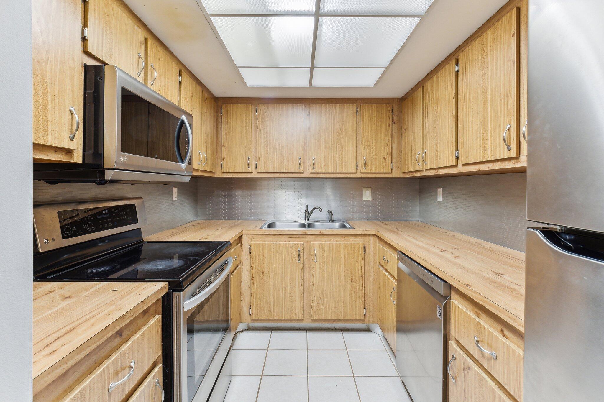 6463 La Costa Drive 201