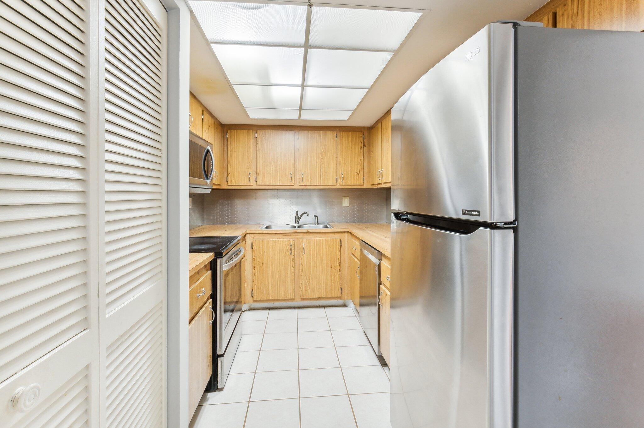 6463 La Costa Drive 201