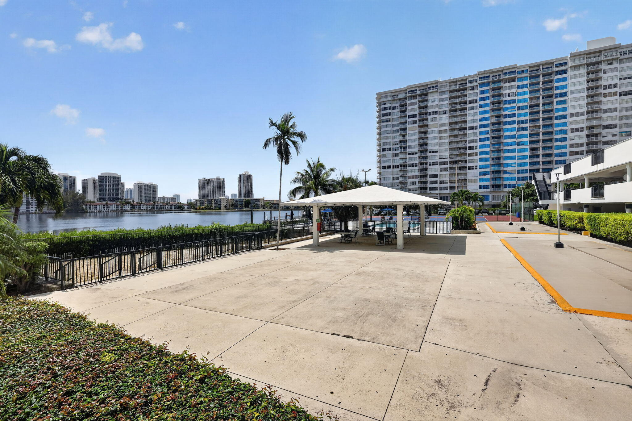 2780 NE 183RD Street 112