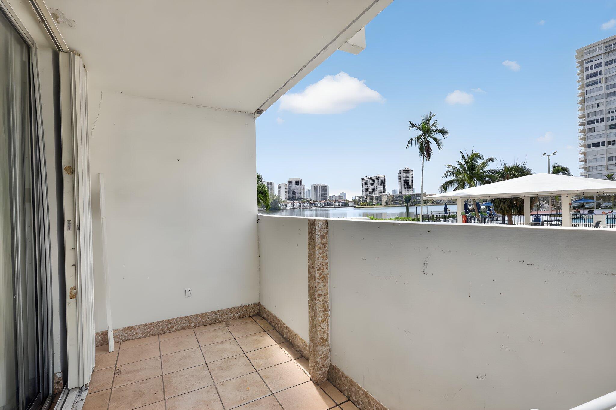 2780 NE 183RD Street 112