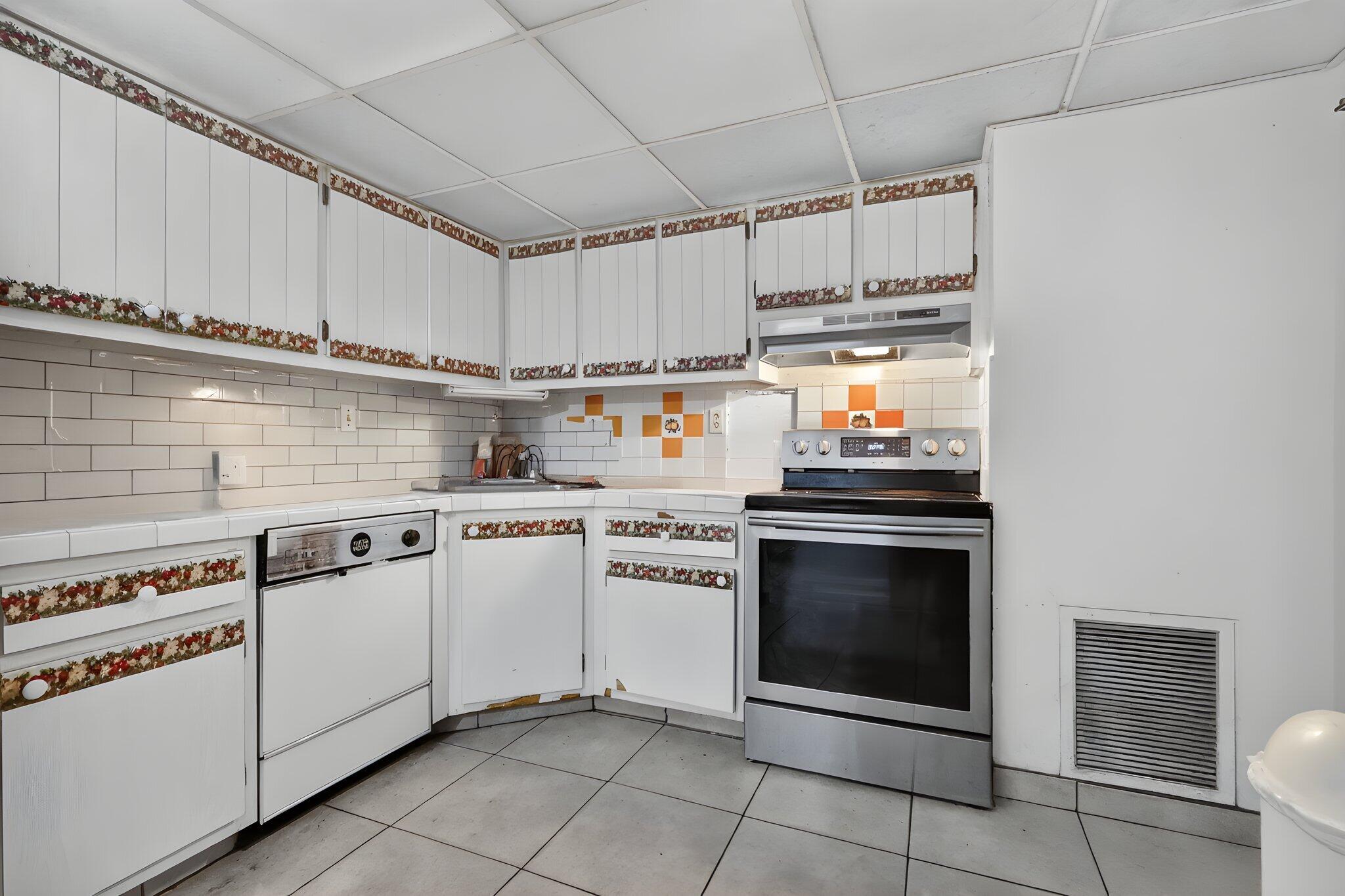 2780 NE 183RD Street 112