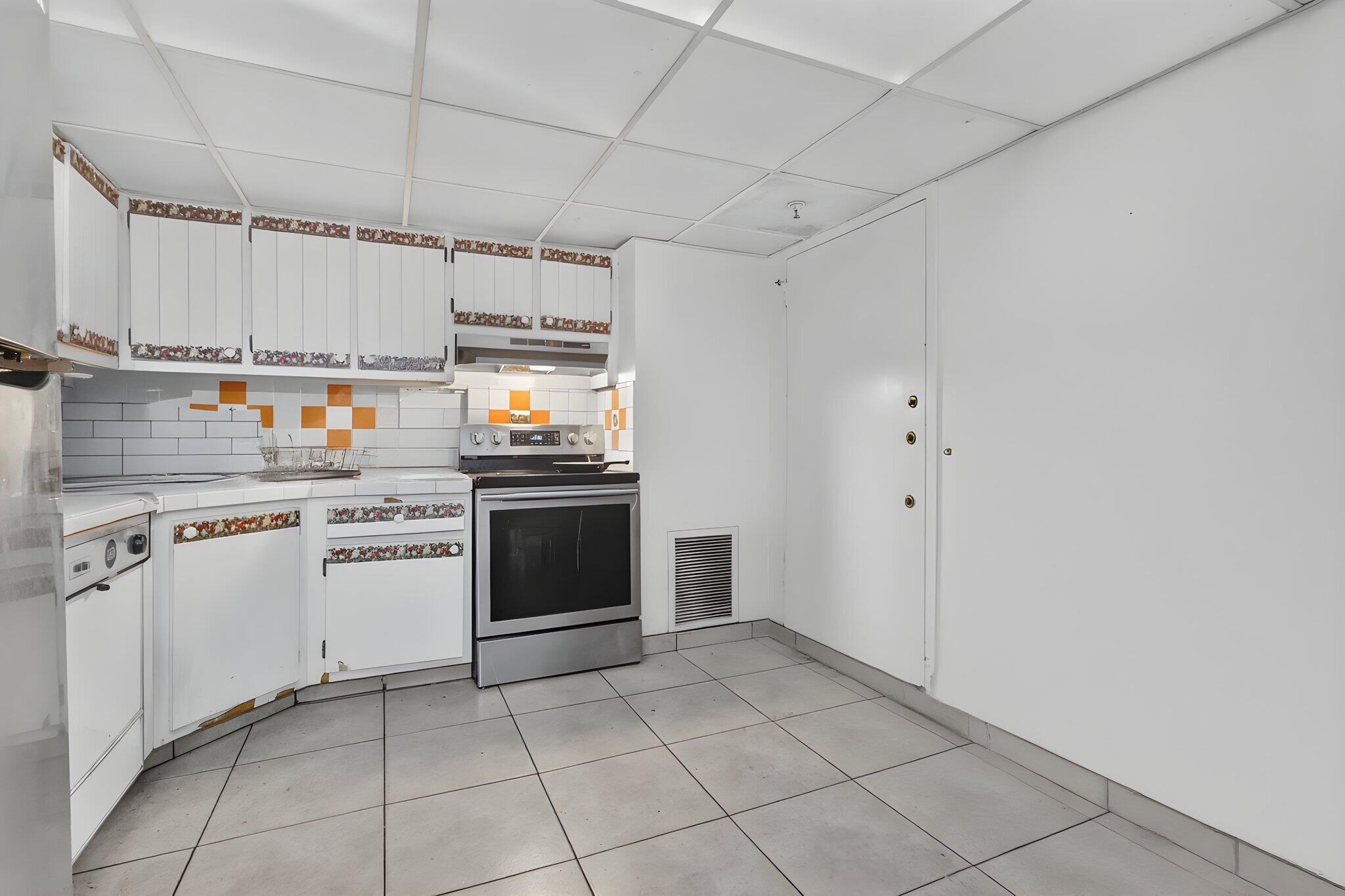 2780 NE 183RD Street 112