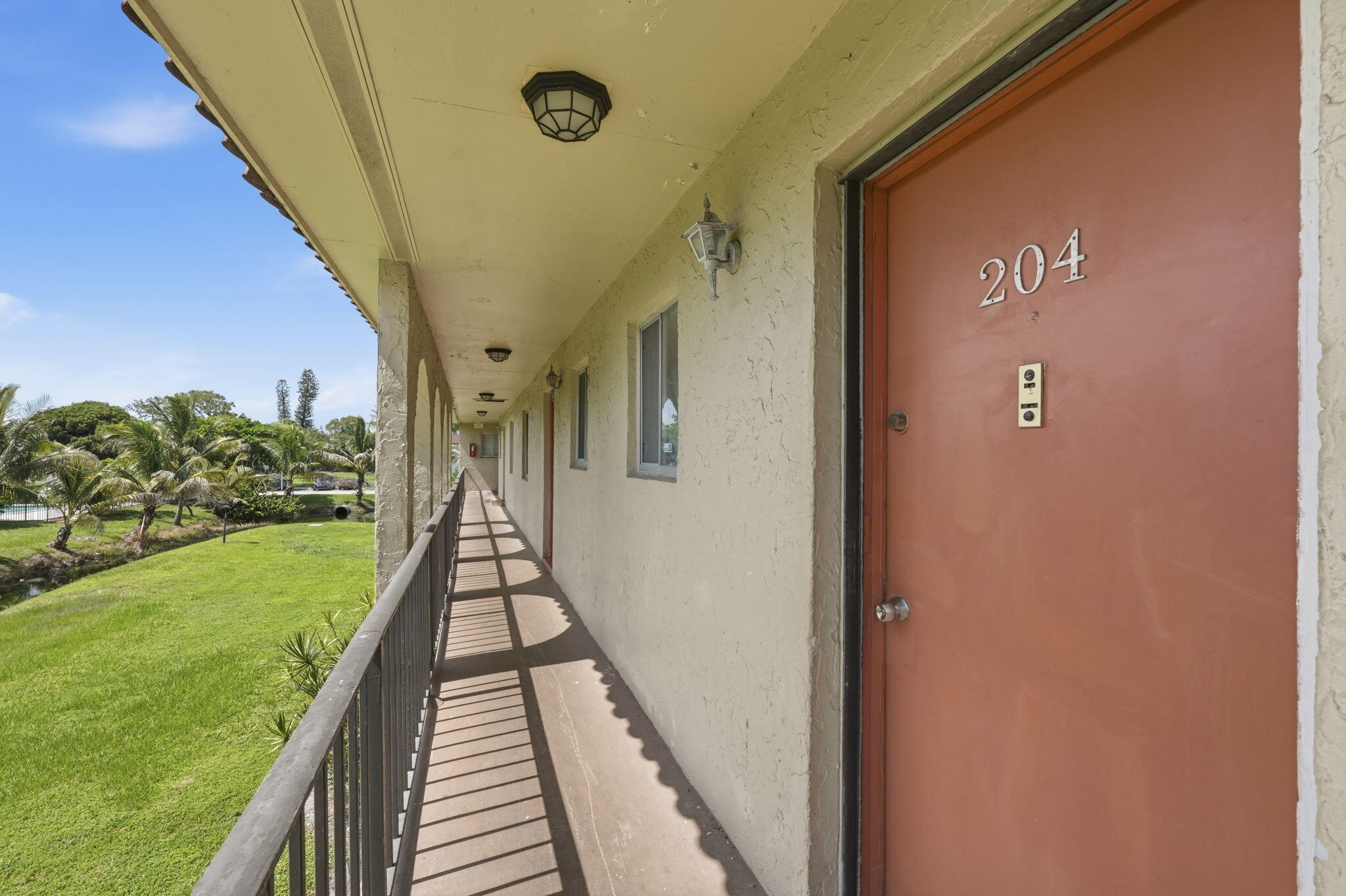 6106 FOREST HILL Boulevard 204