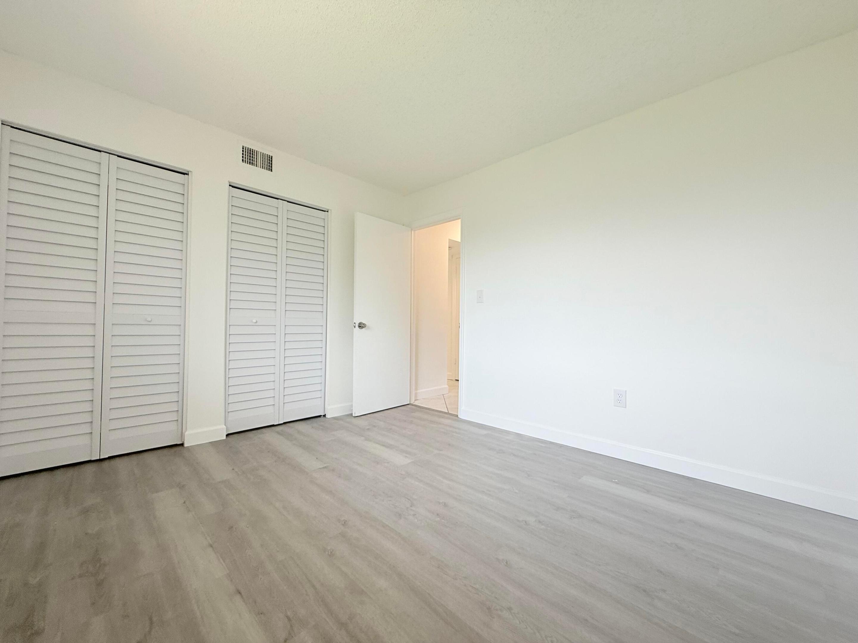 6106 FOREST HILL Boulevard 204