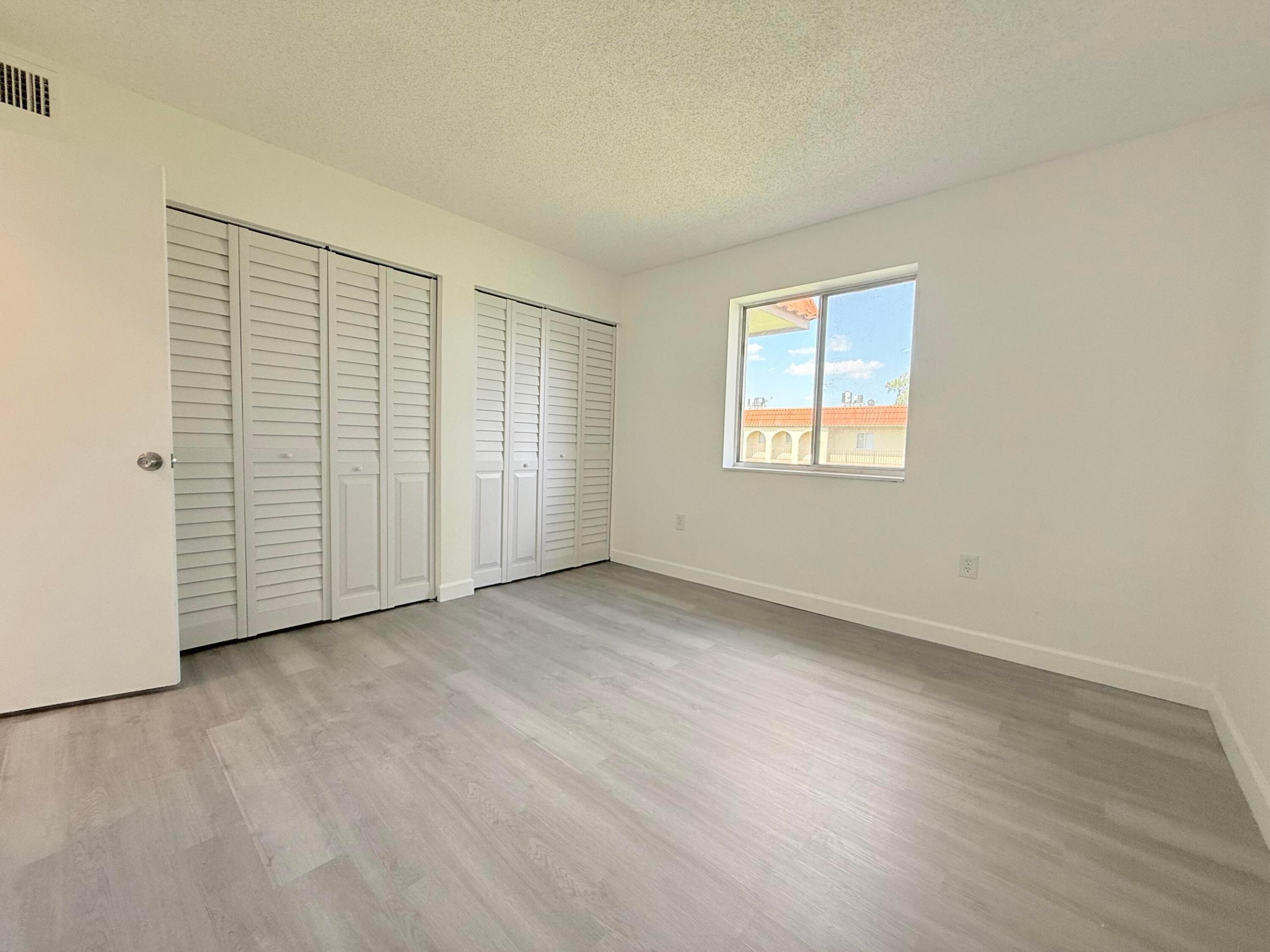 6106 FOREST HILL Boulevard 204