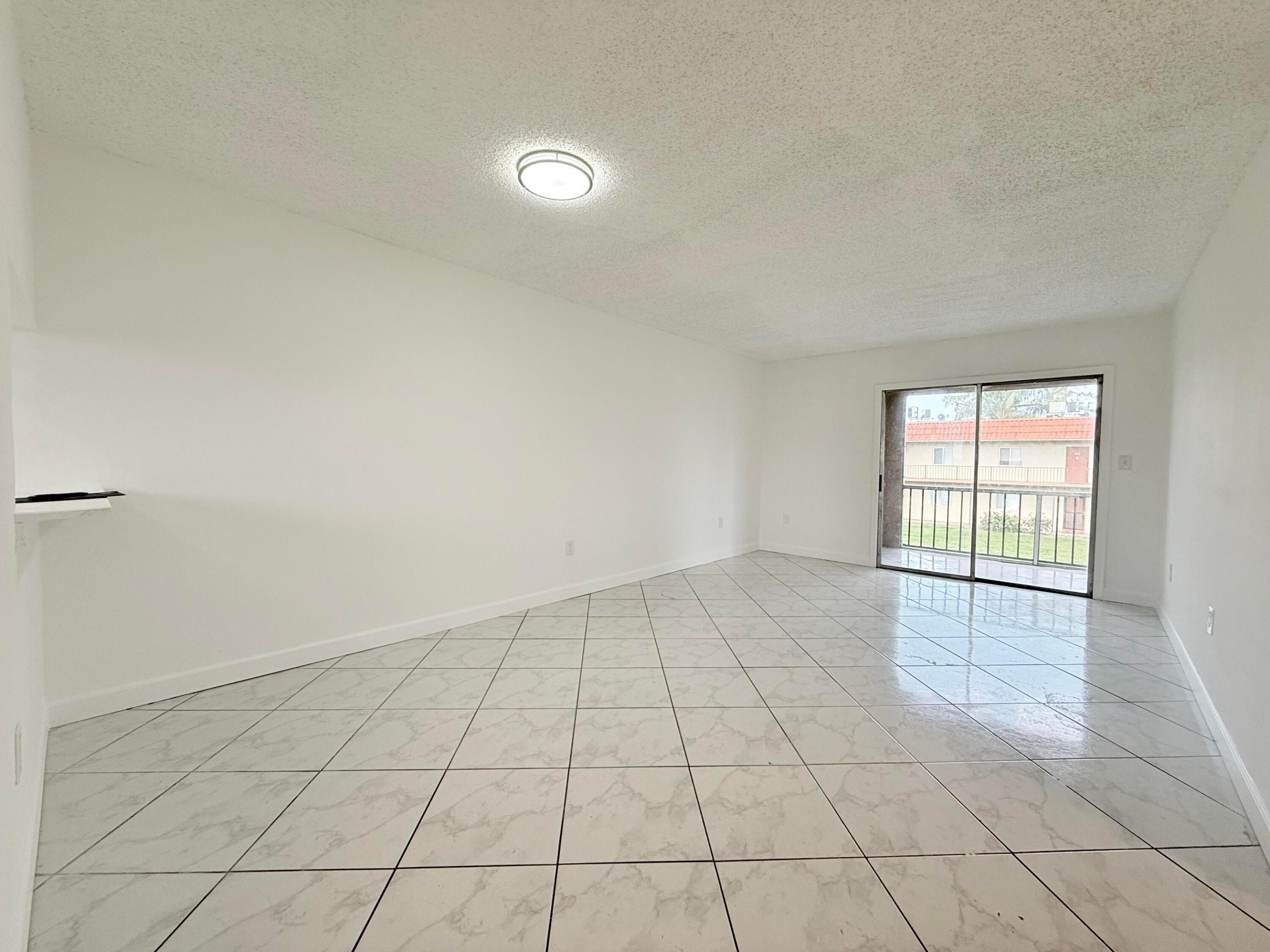 6106 FOREST HILL Boulevard 204