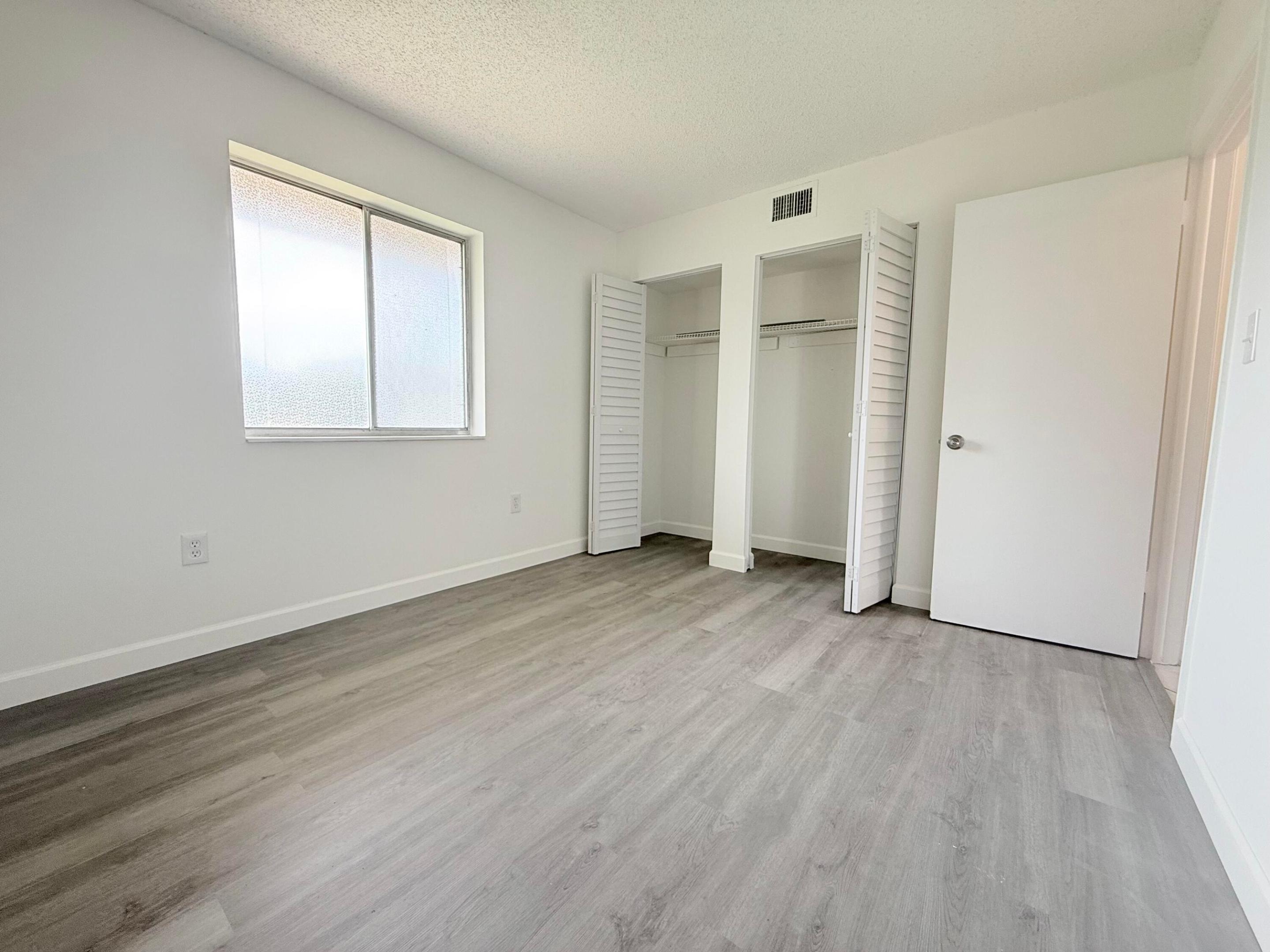 6106 FOREST HILL Boulevard 204