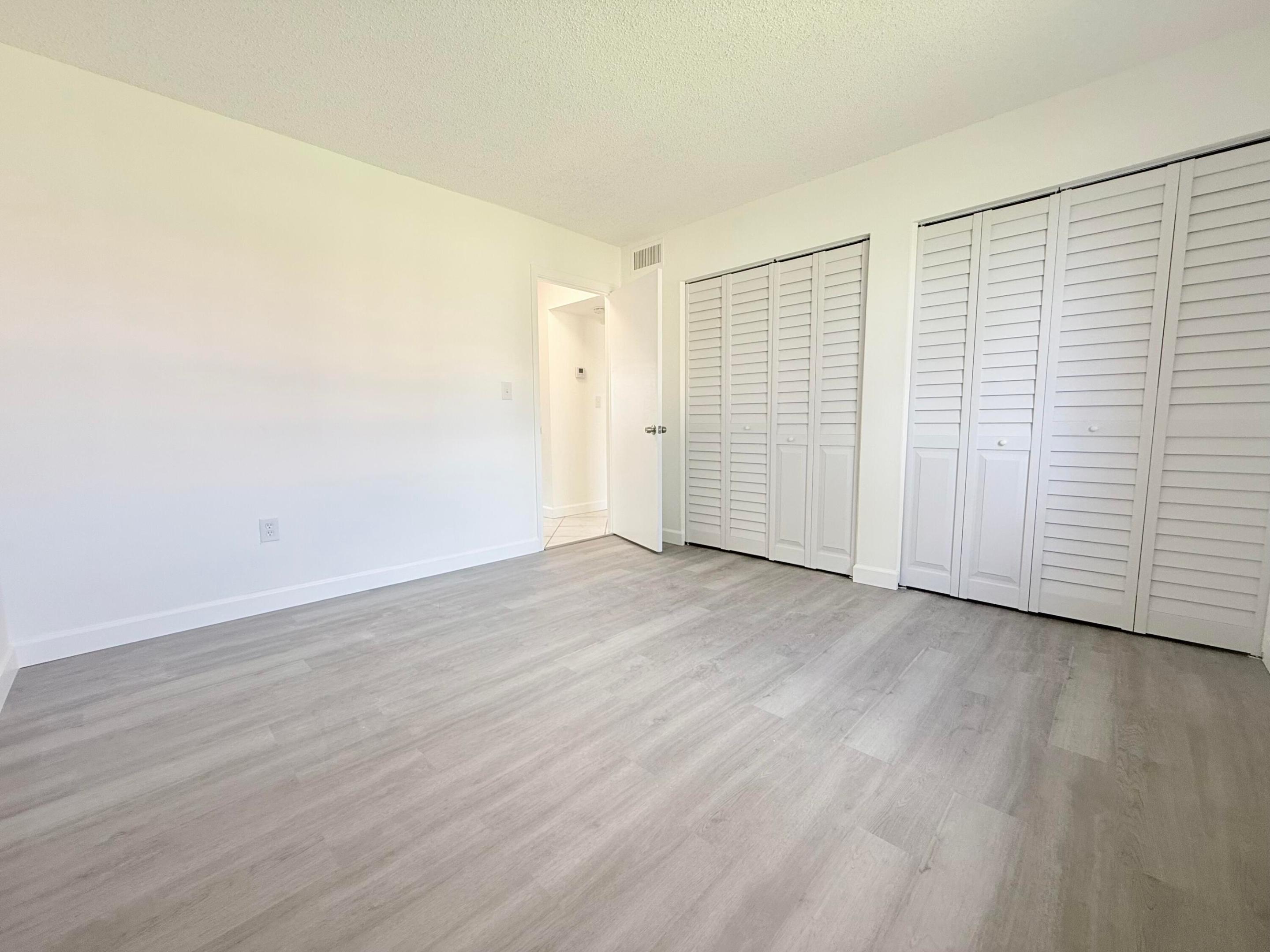 6106 FOREST HILL Boulevard 204